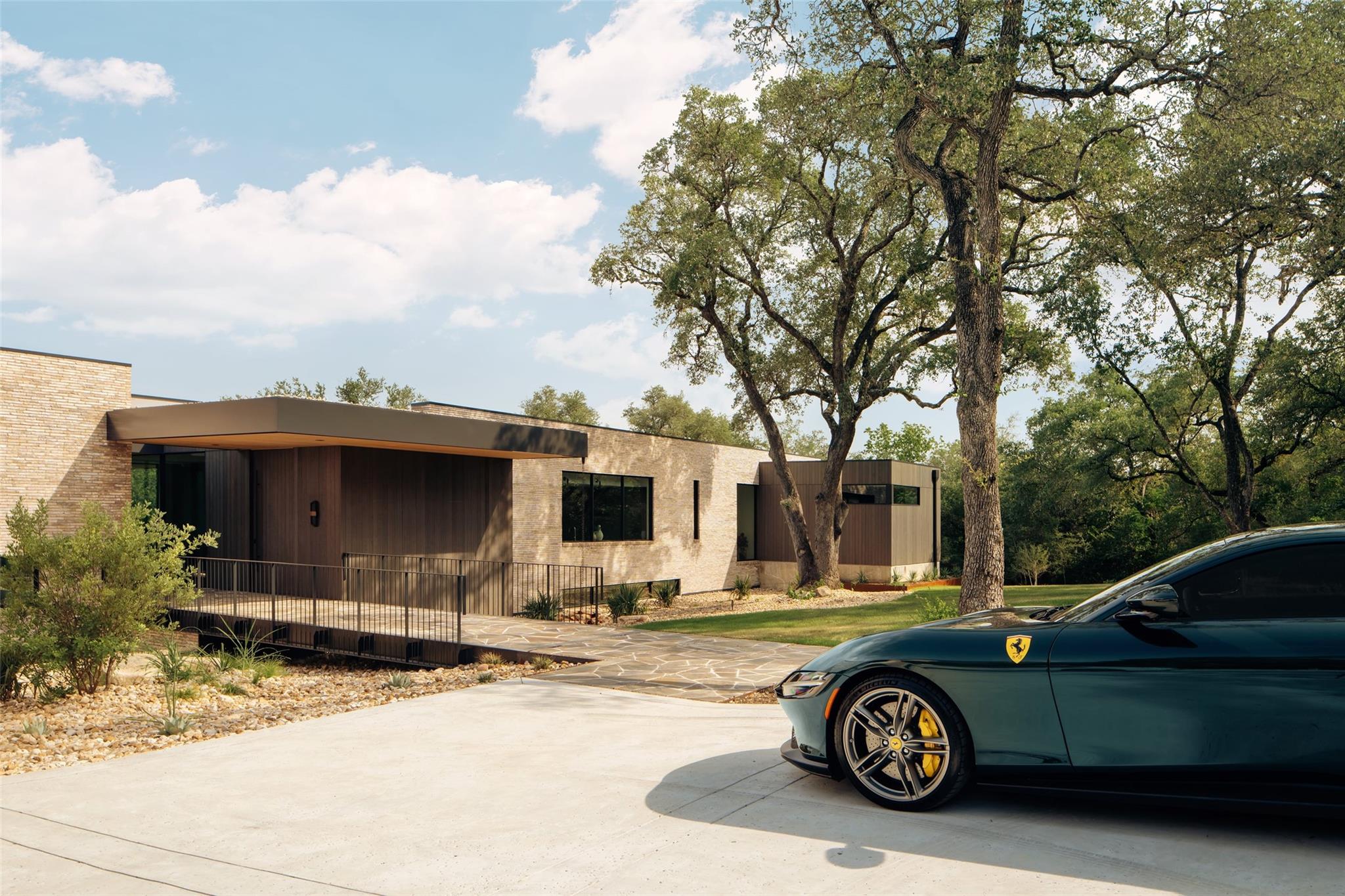 7001 Oak Shores Dr, Austin, TX 78730