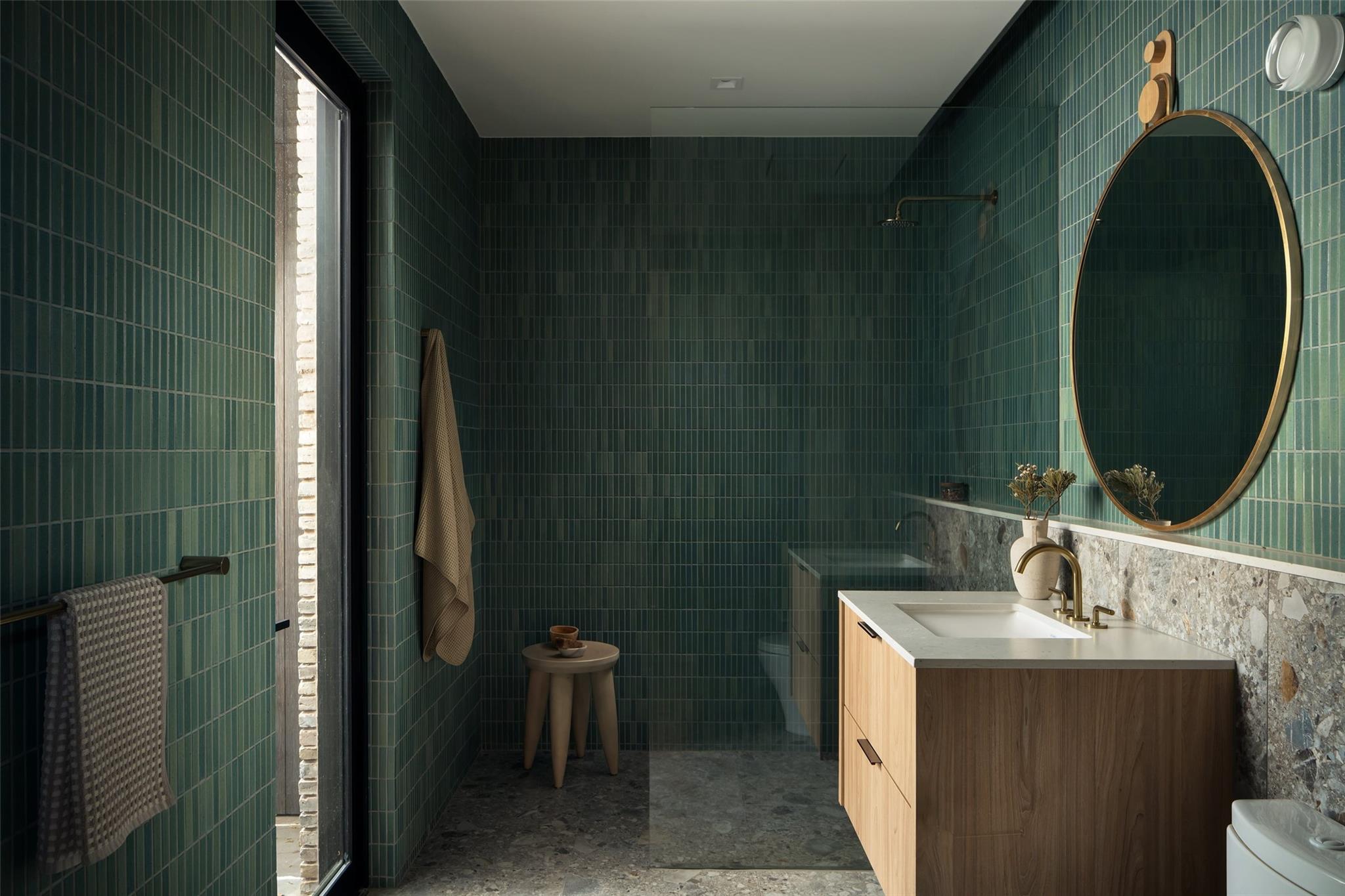 7001 Oak Shores Dr, Austin, TX 78730