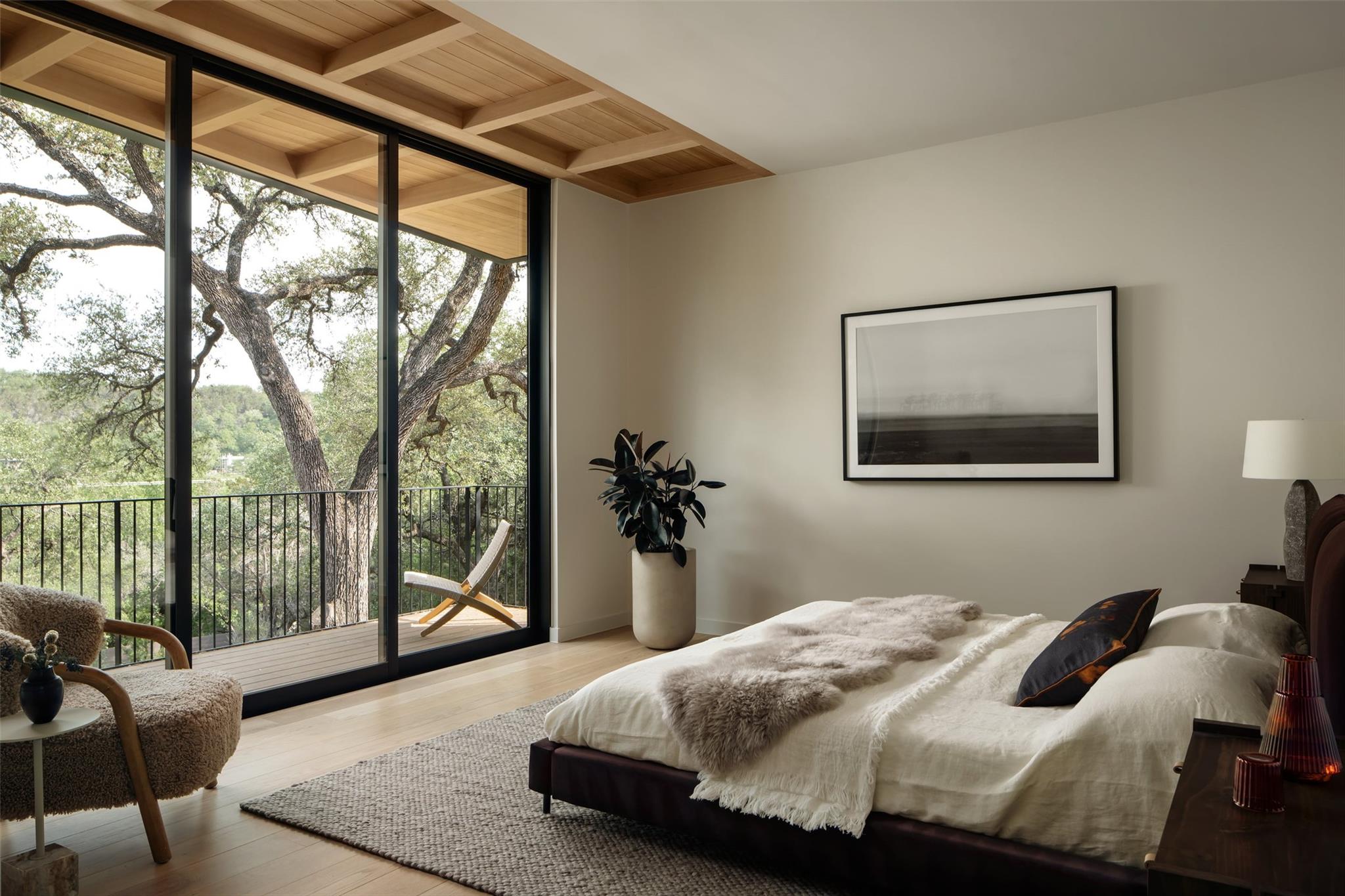 7001 Oak Shores Dr, Austin, TX 78730