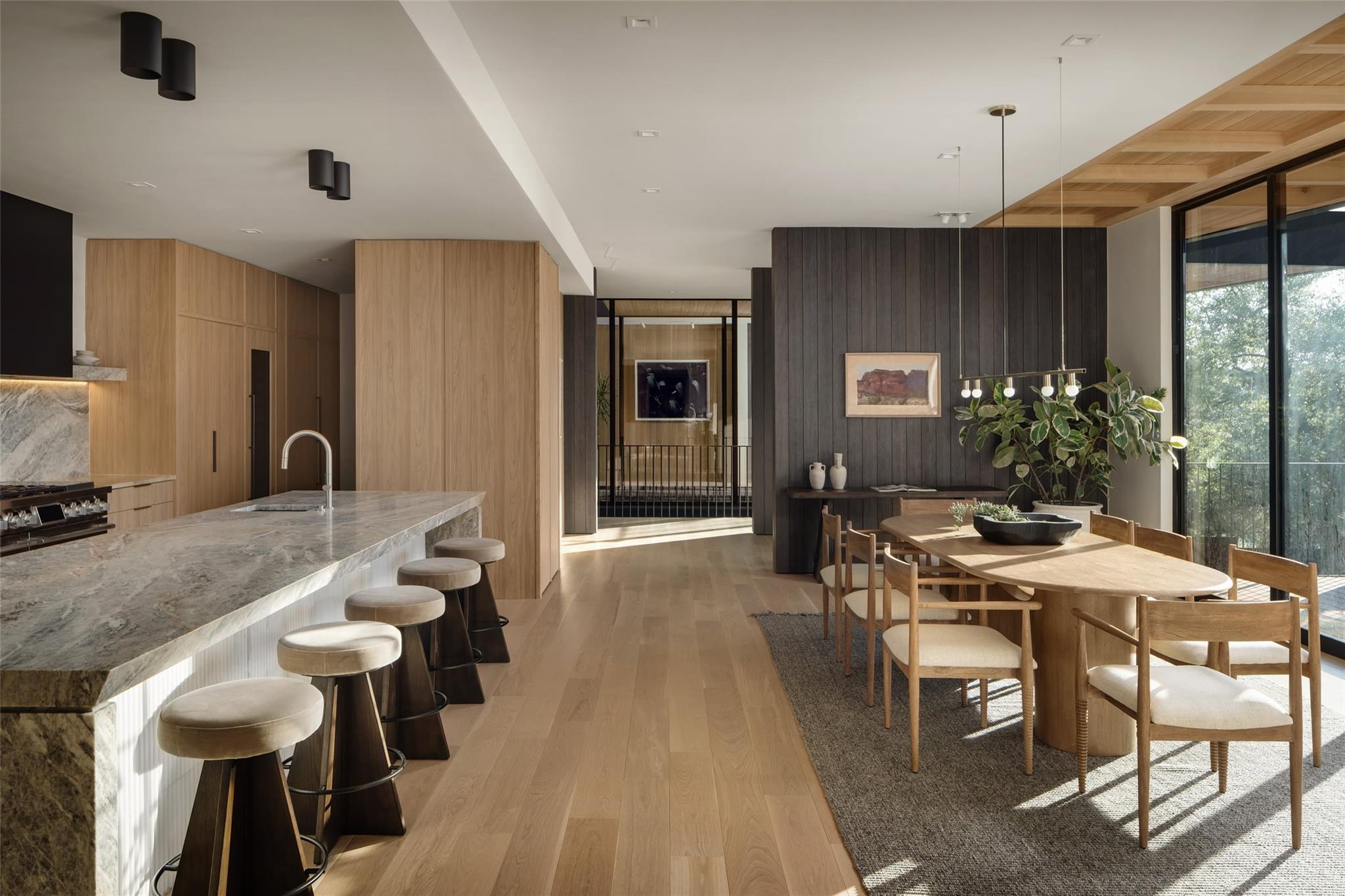 7001 Oak Shores Dr, Austin, TX 78730