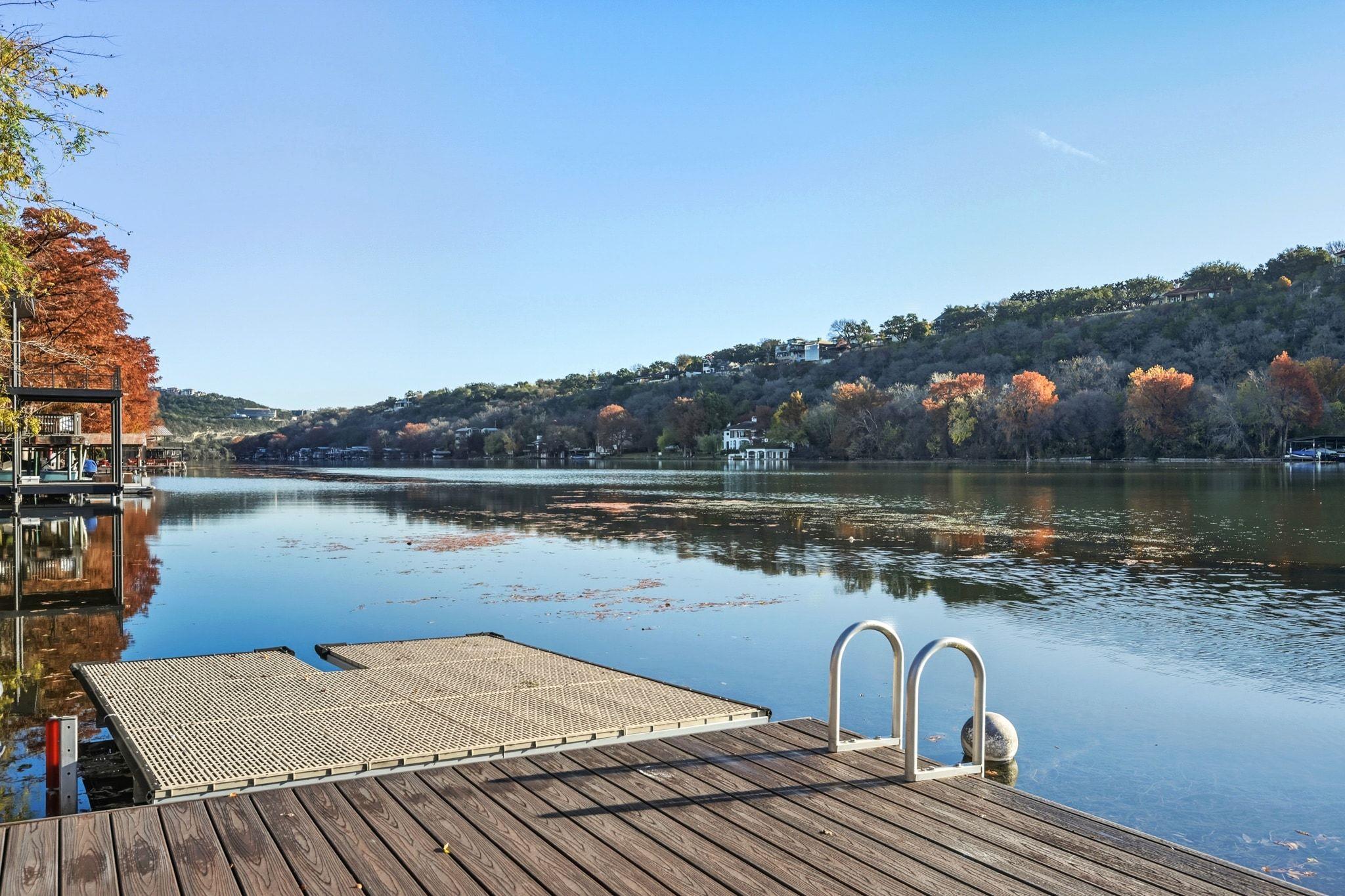 7001 Oak Shores Dr, Austin, TX 78730