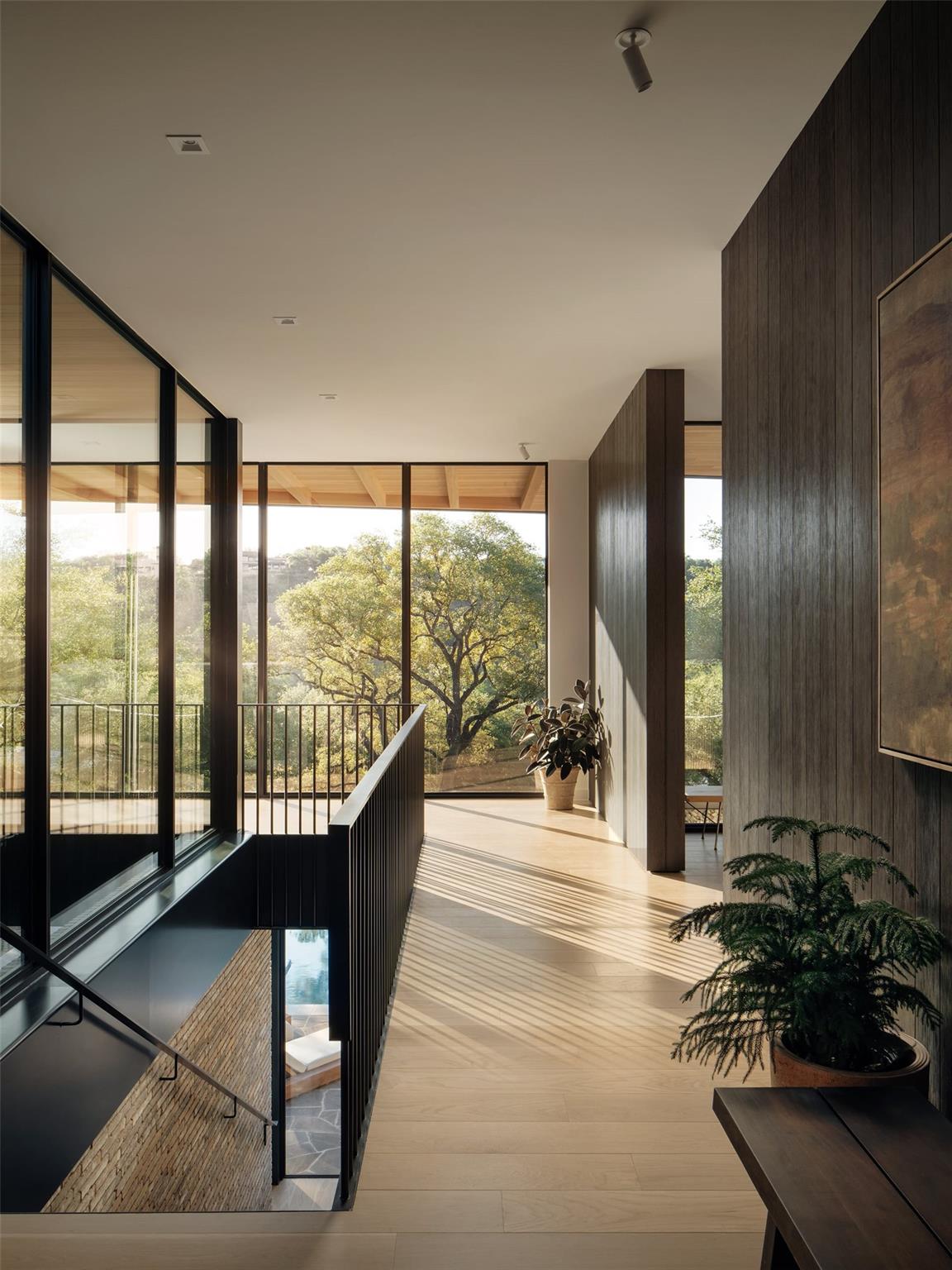 7001 Oak Shores Dr, Austin, TX 78730