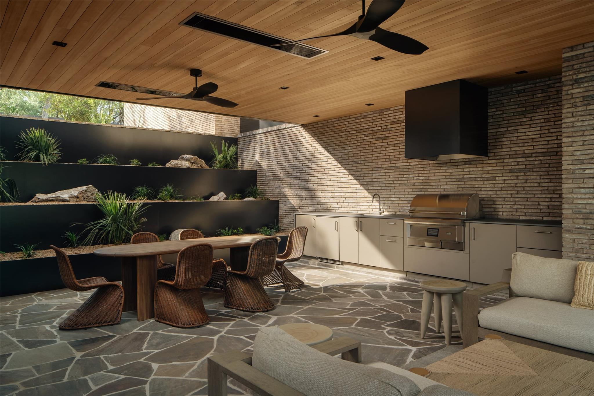 7001 Oak Shores Dr, Austin, TX 78730