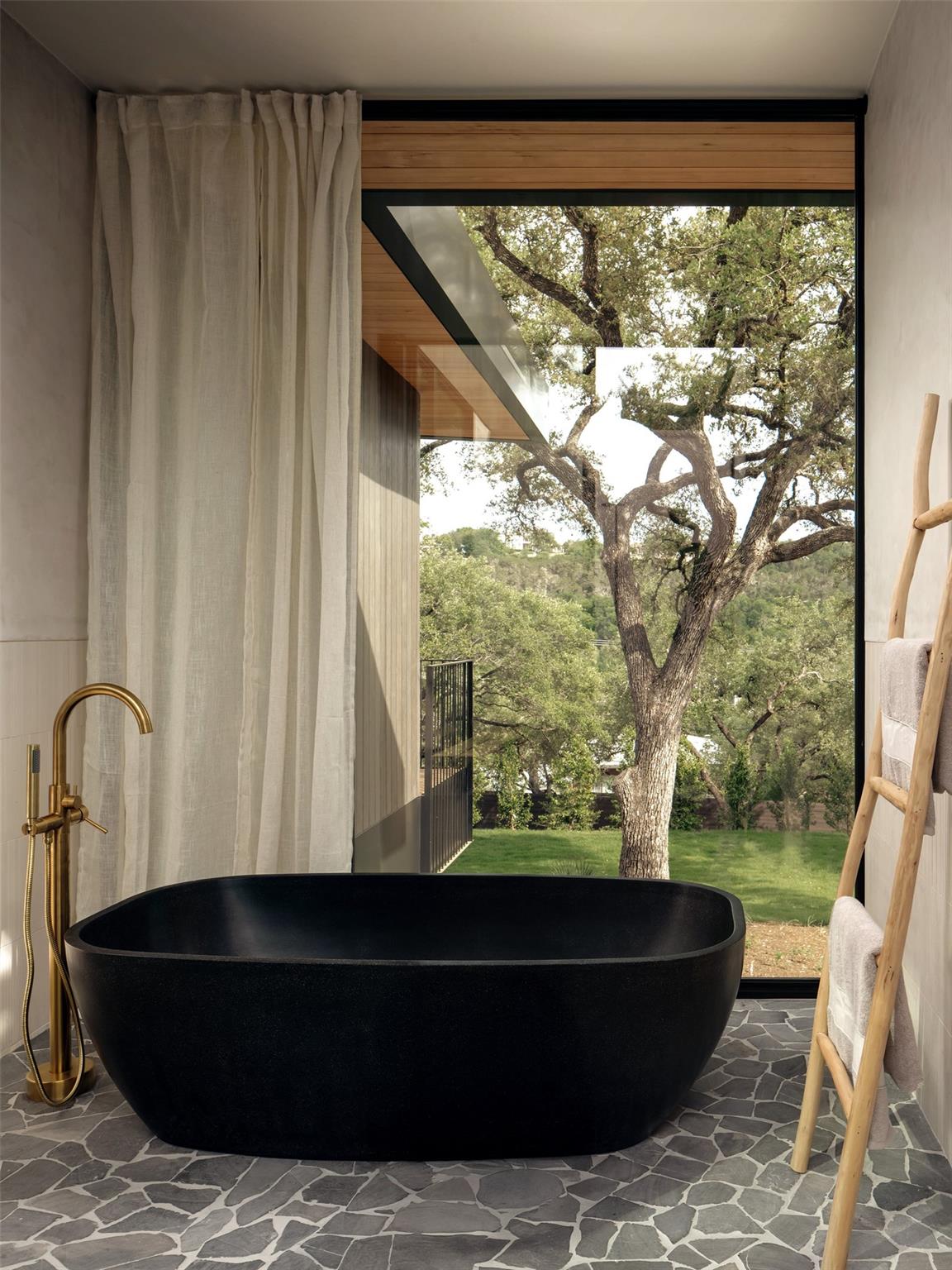 7001 Oak Shores Dr, Austin, TX 78730