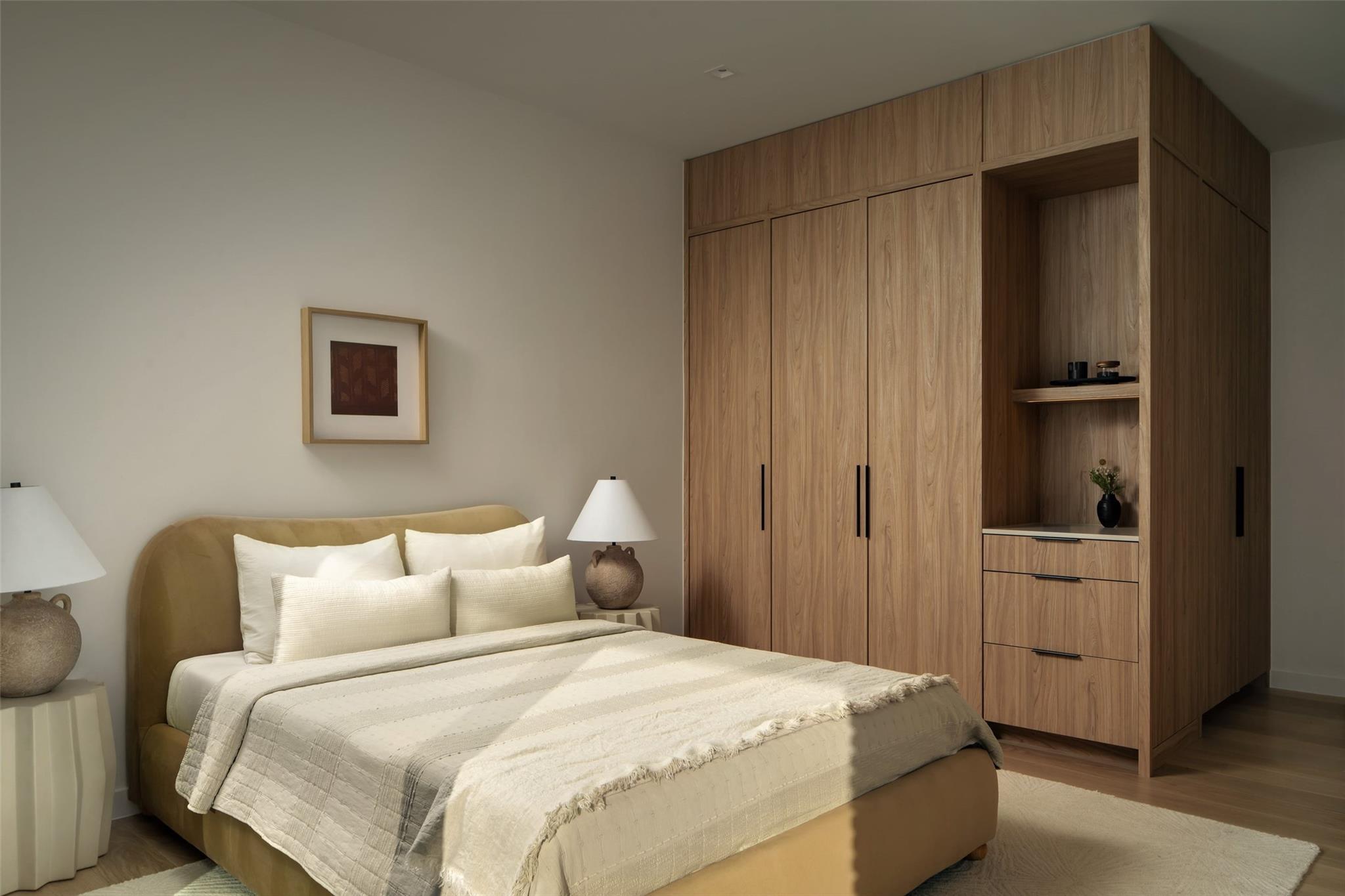 7001 Oak Shores Dr, Austin, TX 78730