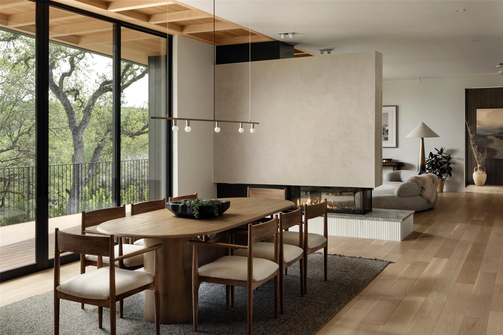 7001 Oak Shores Dr, Austin, TX 78730