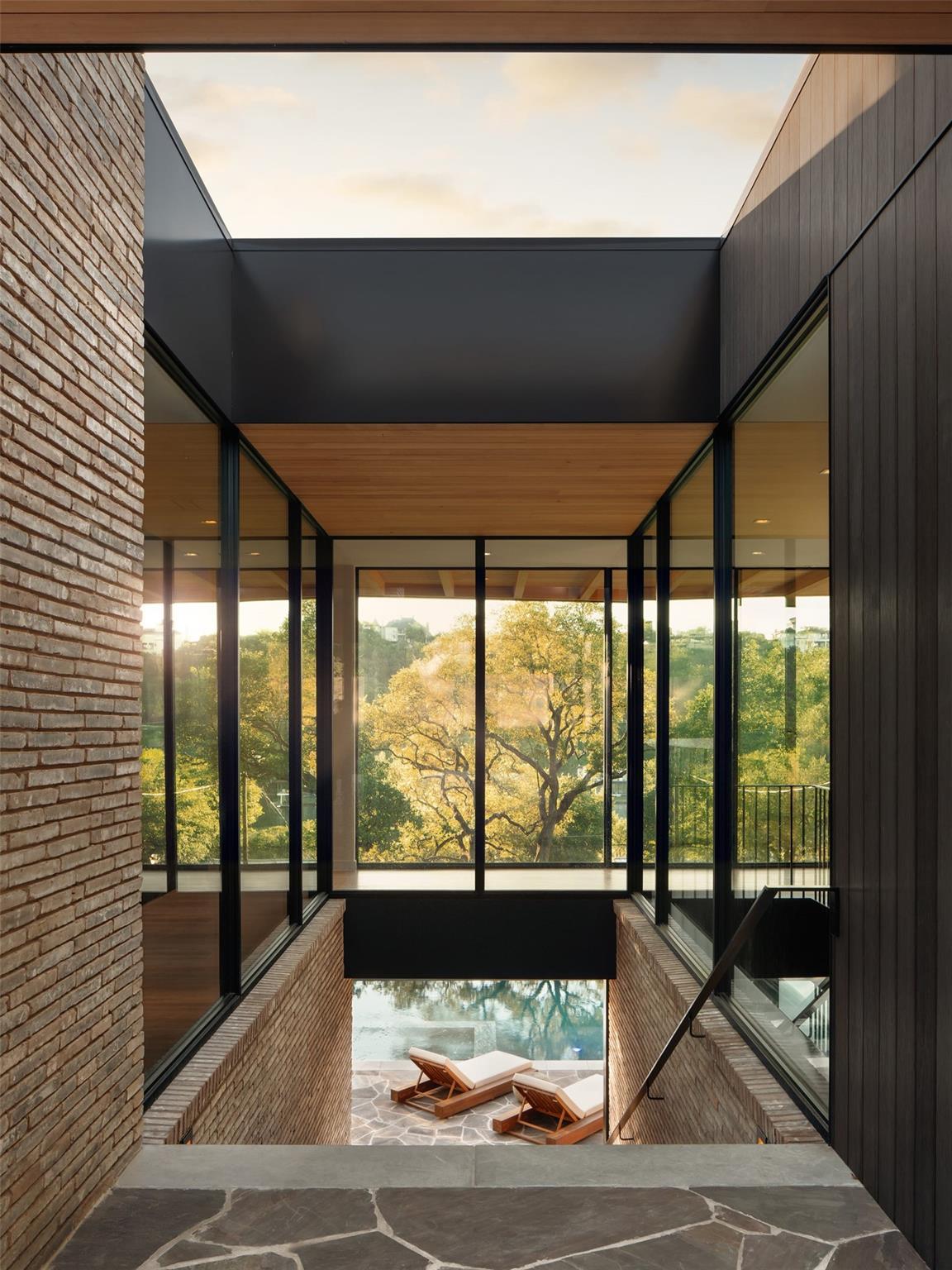 7001 Oak Shores Dr, Austin, TX 78730