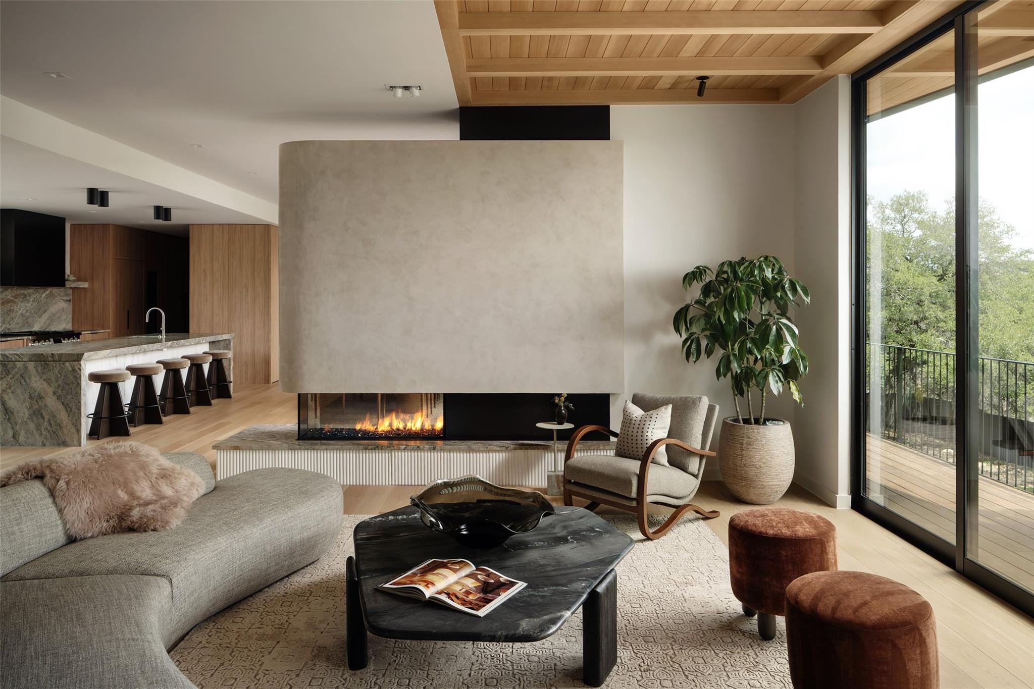 7001 Oak Shores Dr, Austin, TX 78730