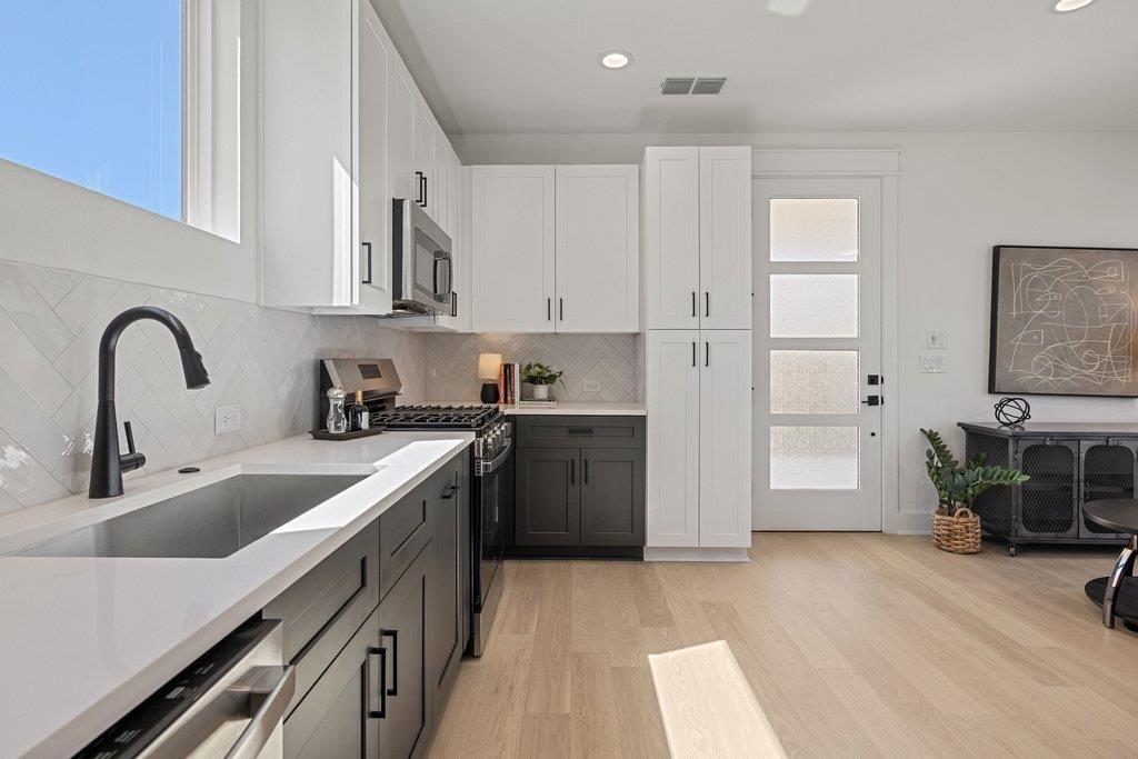 2608 Bristol Dr # B, Austin, TX 78723