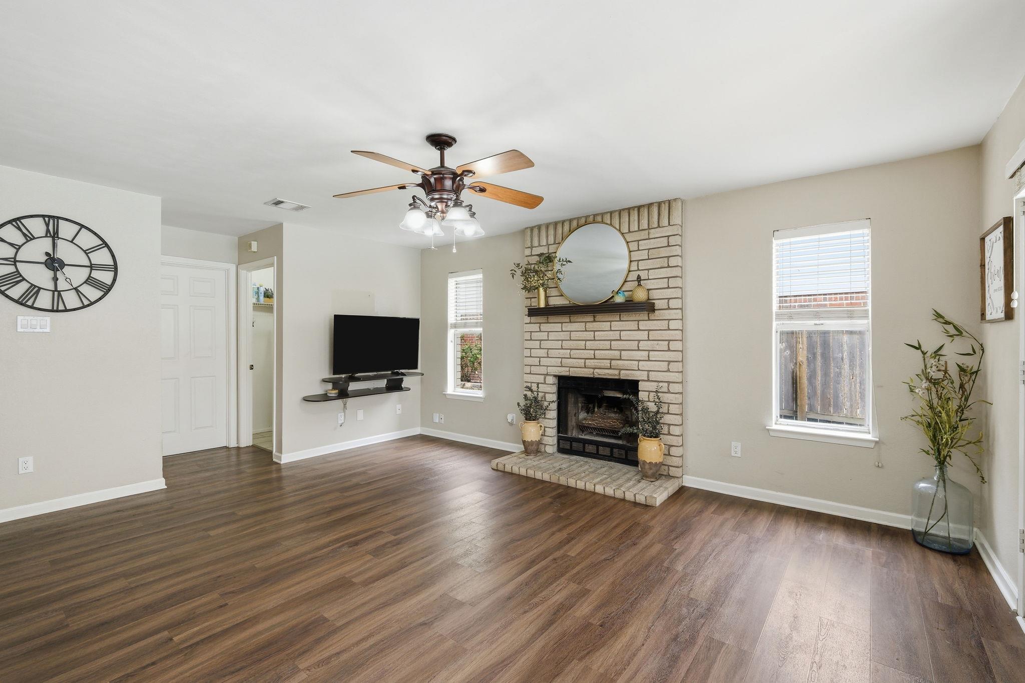 8422 Priest River Dr, Round Rock, TX 78681