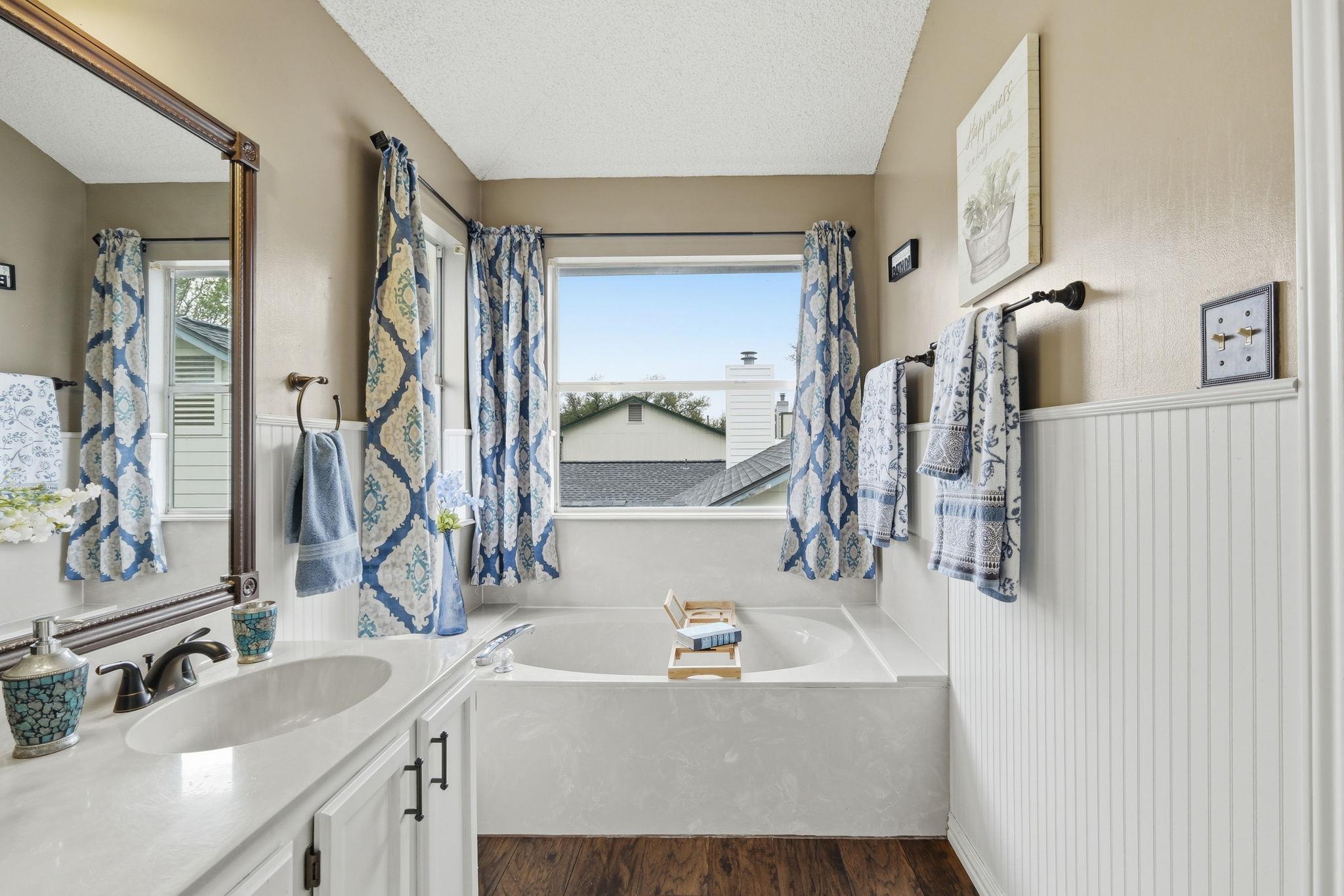 8422 Priest River Dr, Round Rock, TX 78681