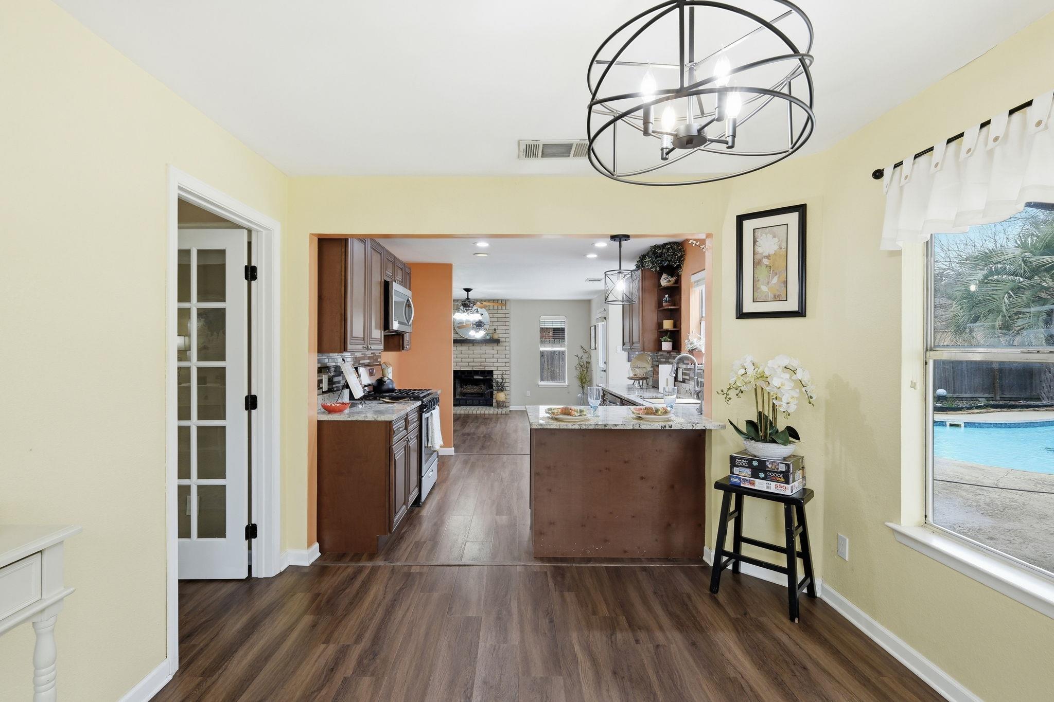 8422 Priest River Dr, Round Rock, TX 78681