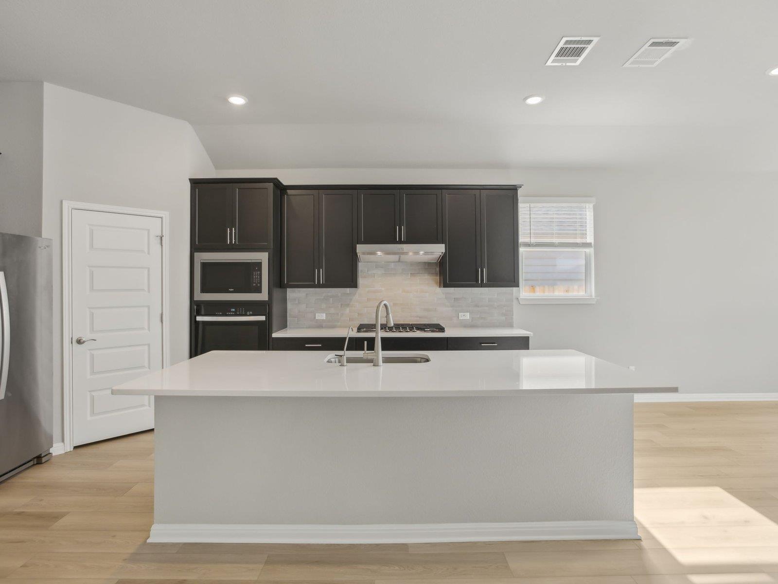 129 Pendleton Dr, Kyle, TX 78640