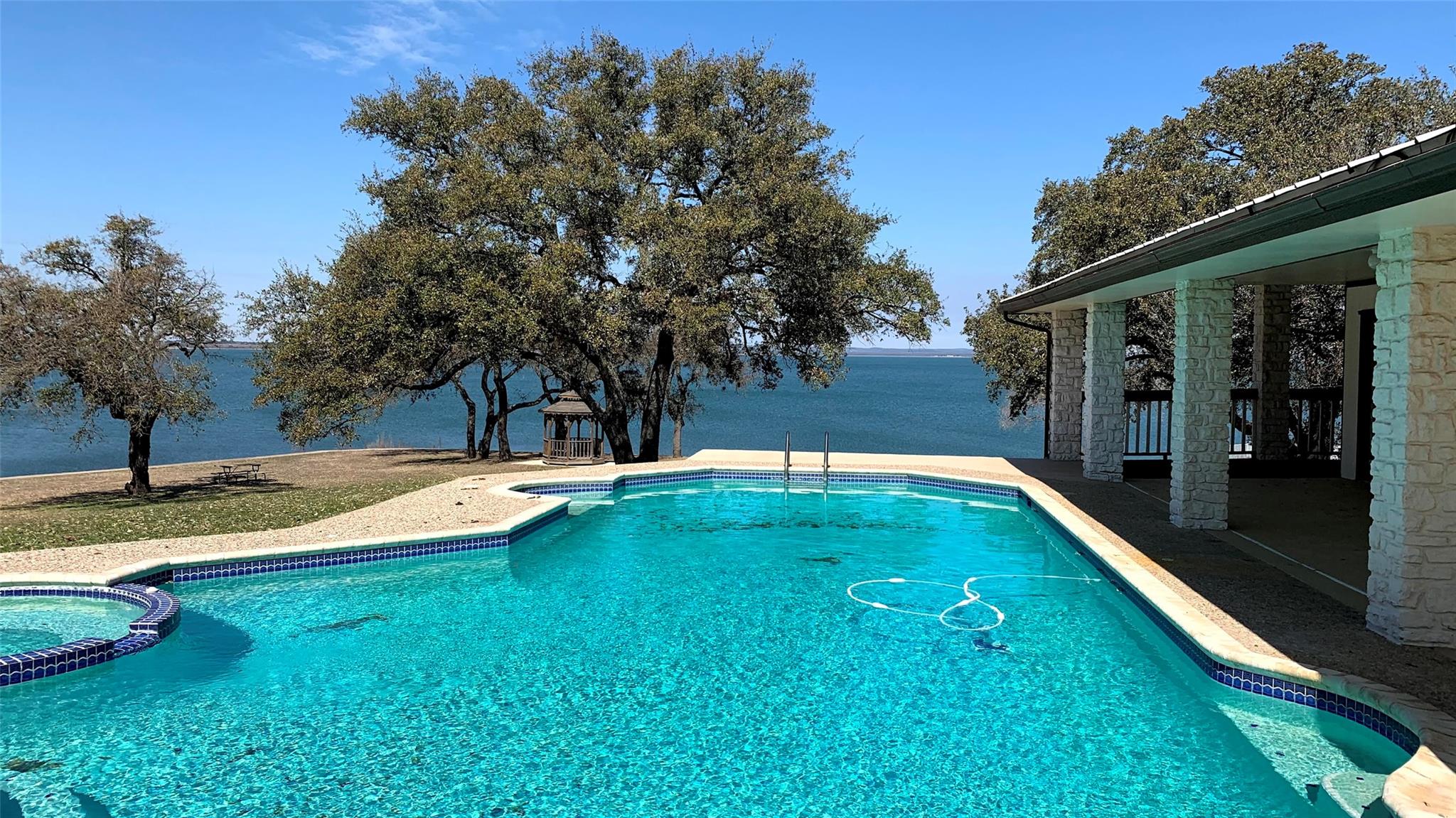 18617 E State Highway 29, Buchanan Dam, TX 78609