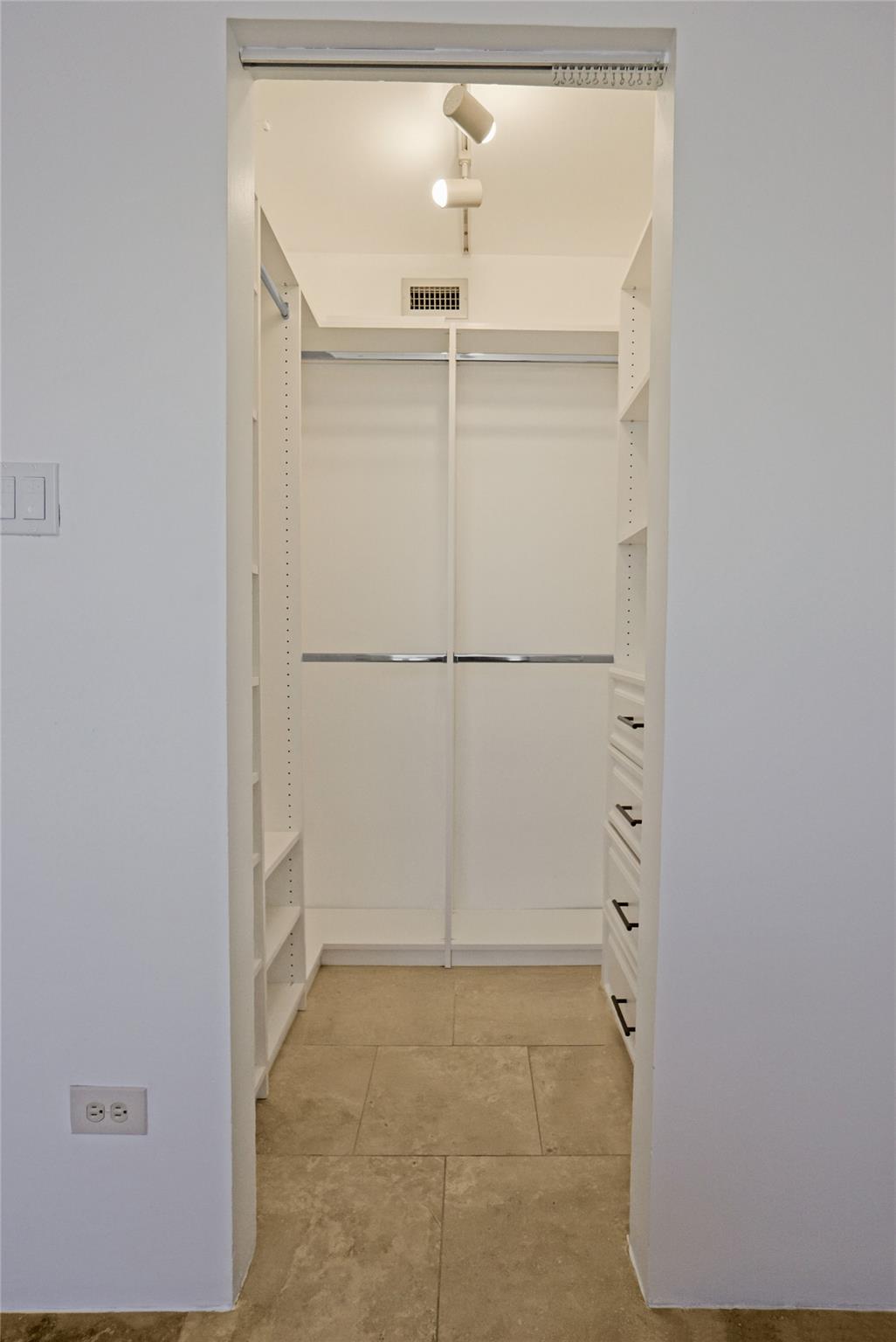 1212 Guadalupe St # 502, Austin, TX 78701