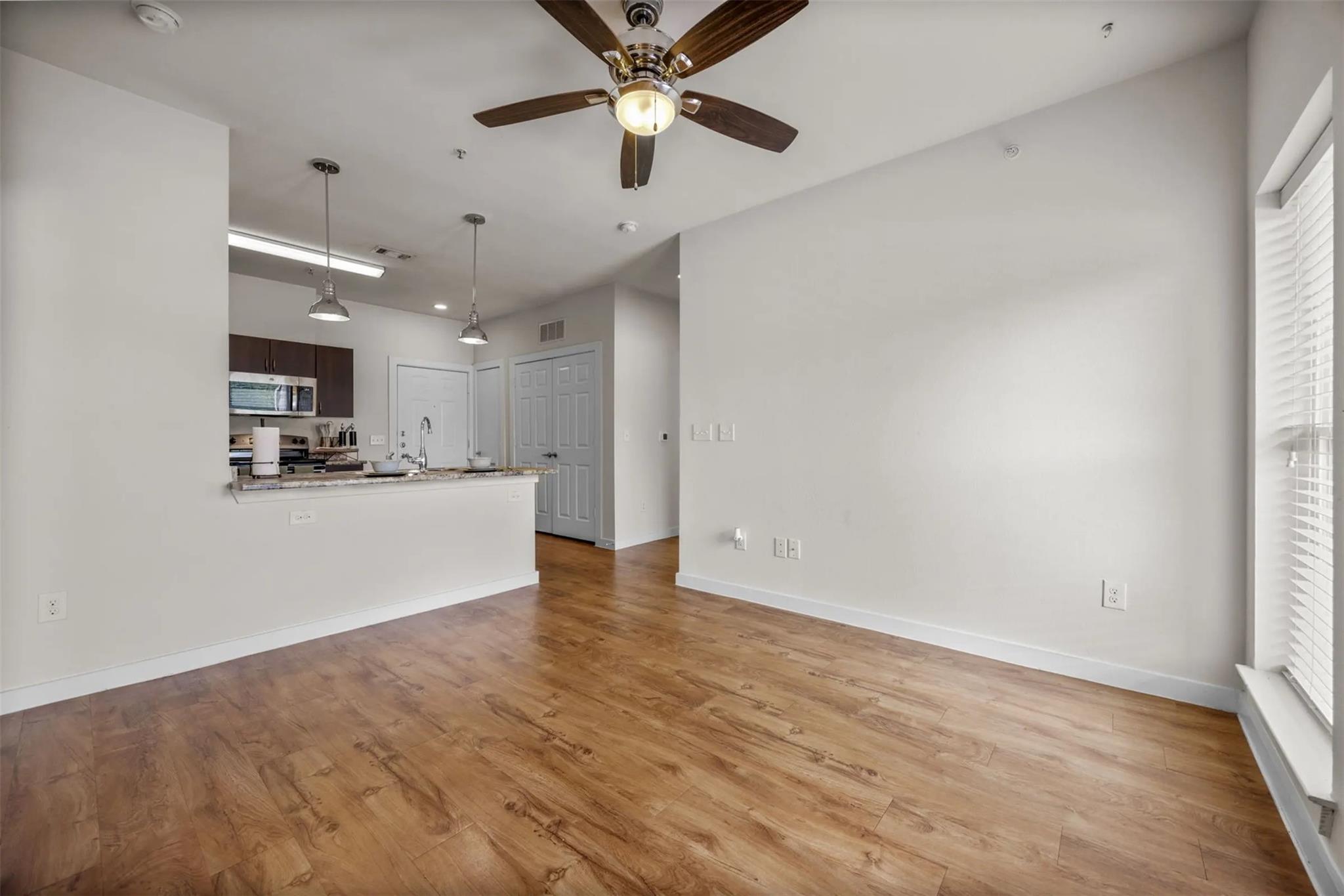 6725 Circle South Rd # B-1154, Austin, TX 78745