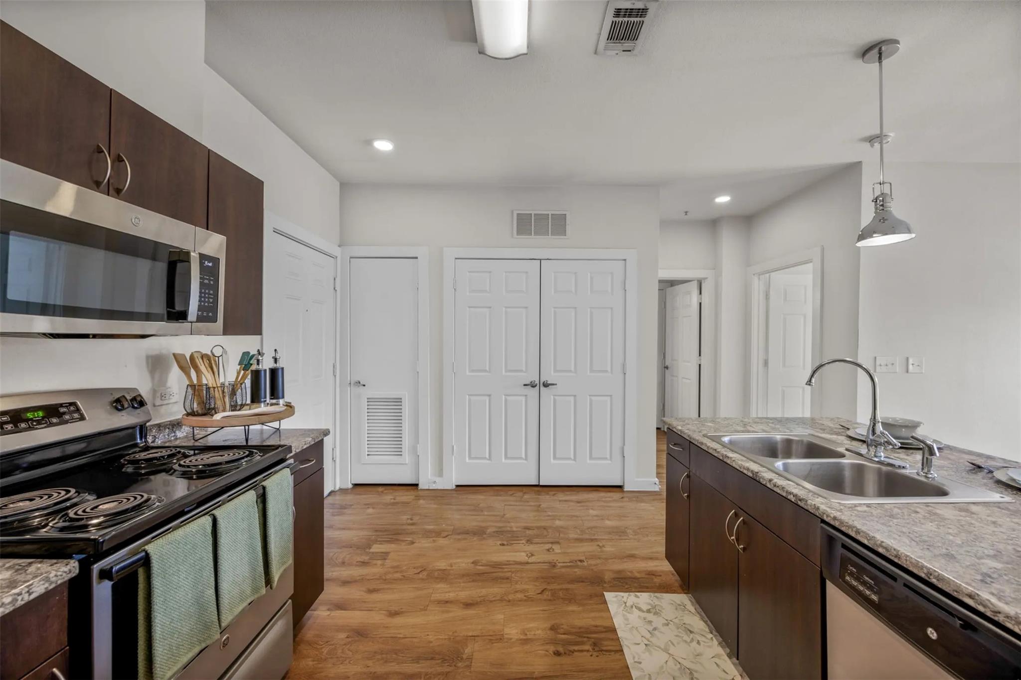 6725 Circle South Rd # B-1257, Austin, TX 78745