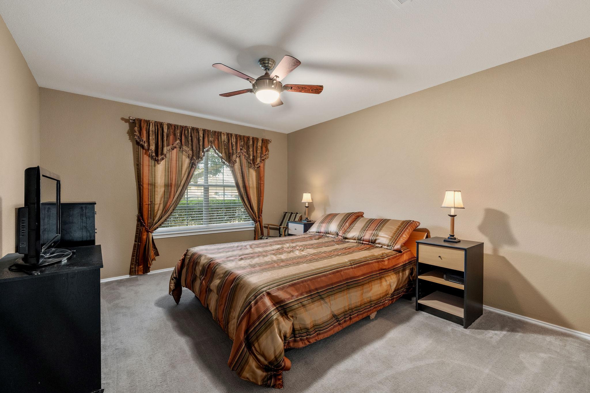 102 Camellia Dr, Hutto, TX 78634