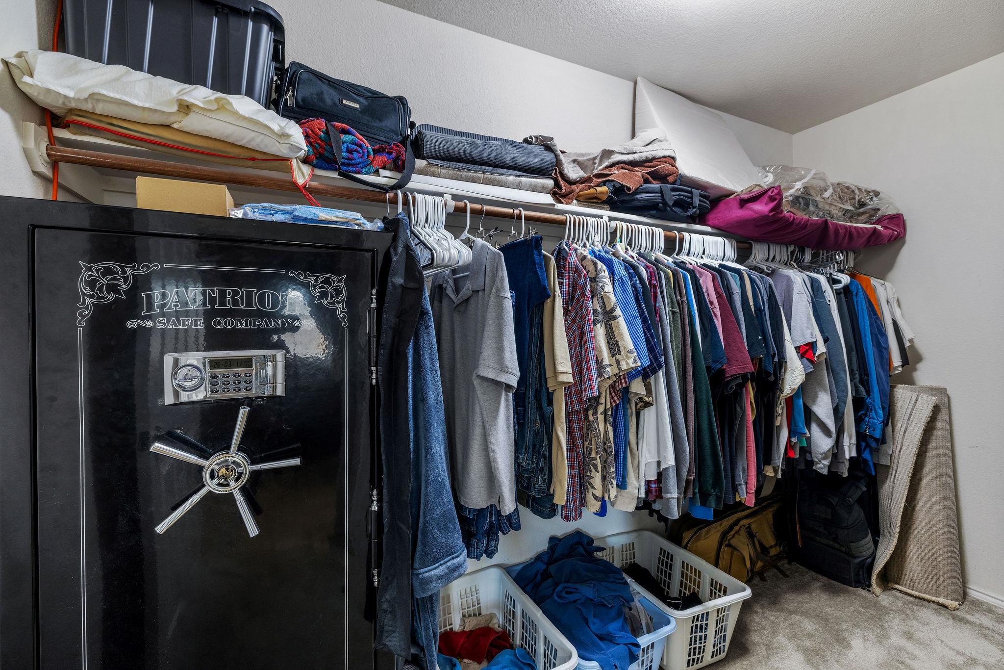 102 Camellia Dr, Hutto, TX 78634