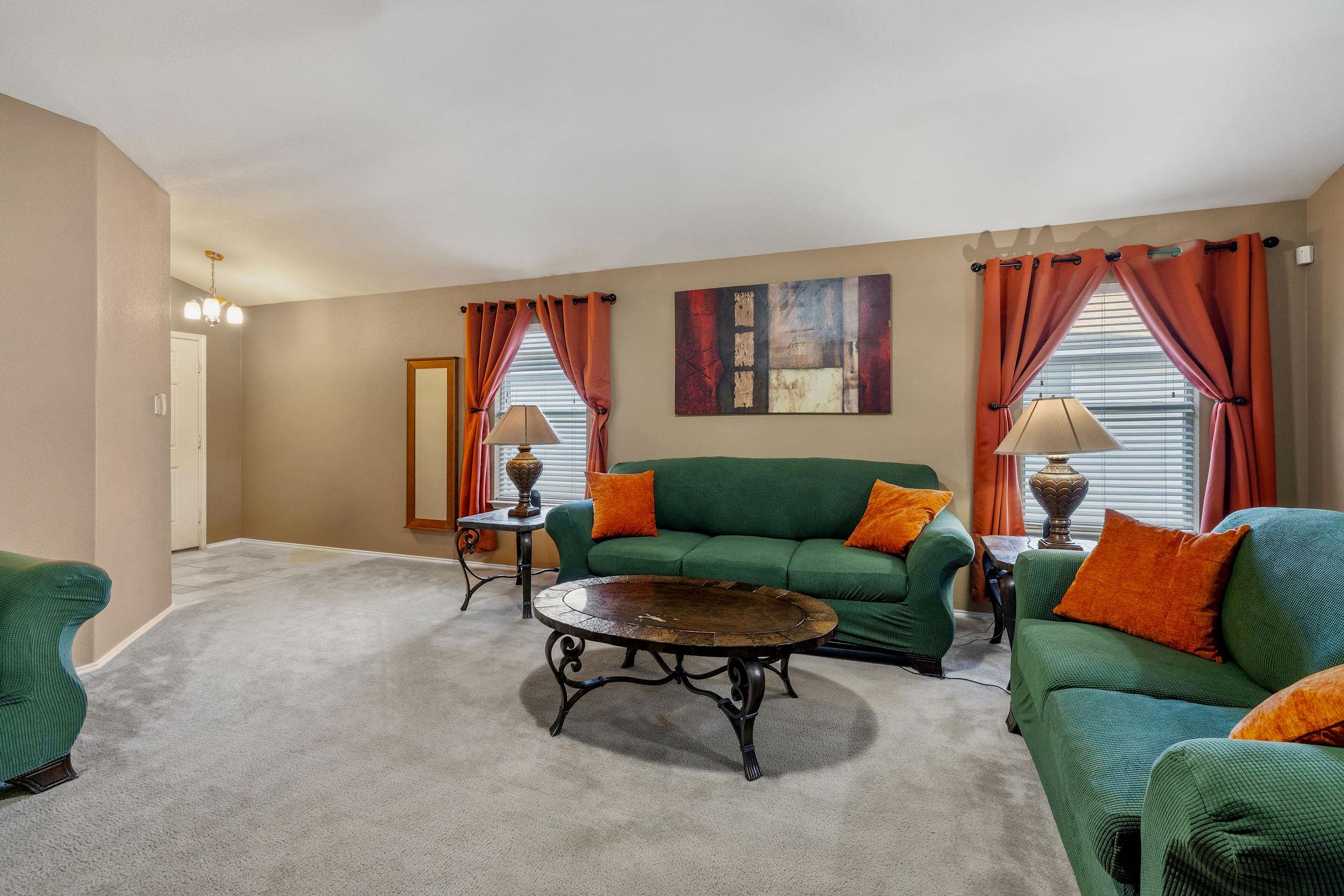 102 Camellia Dr, Hutto, TX 78634