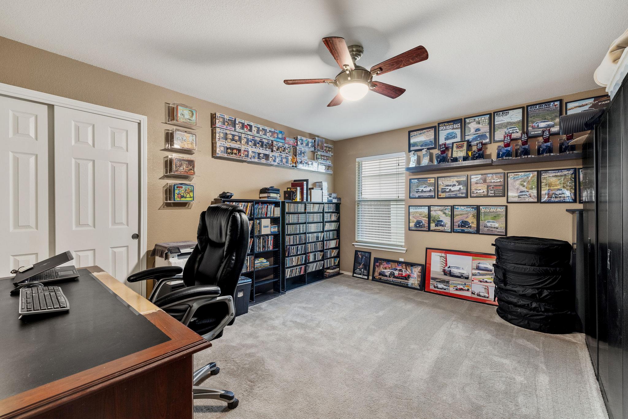 102 Camellia Dr, Hutto, TX 78634