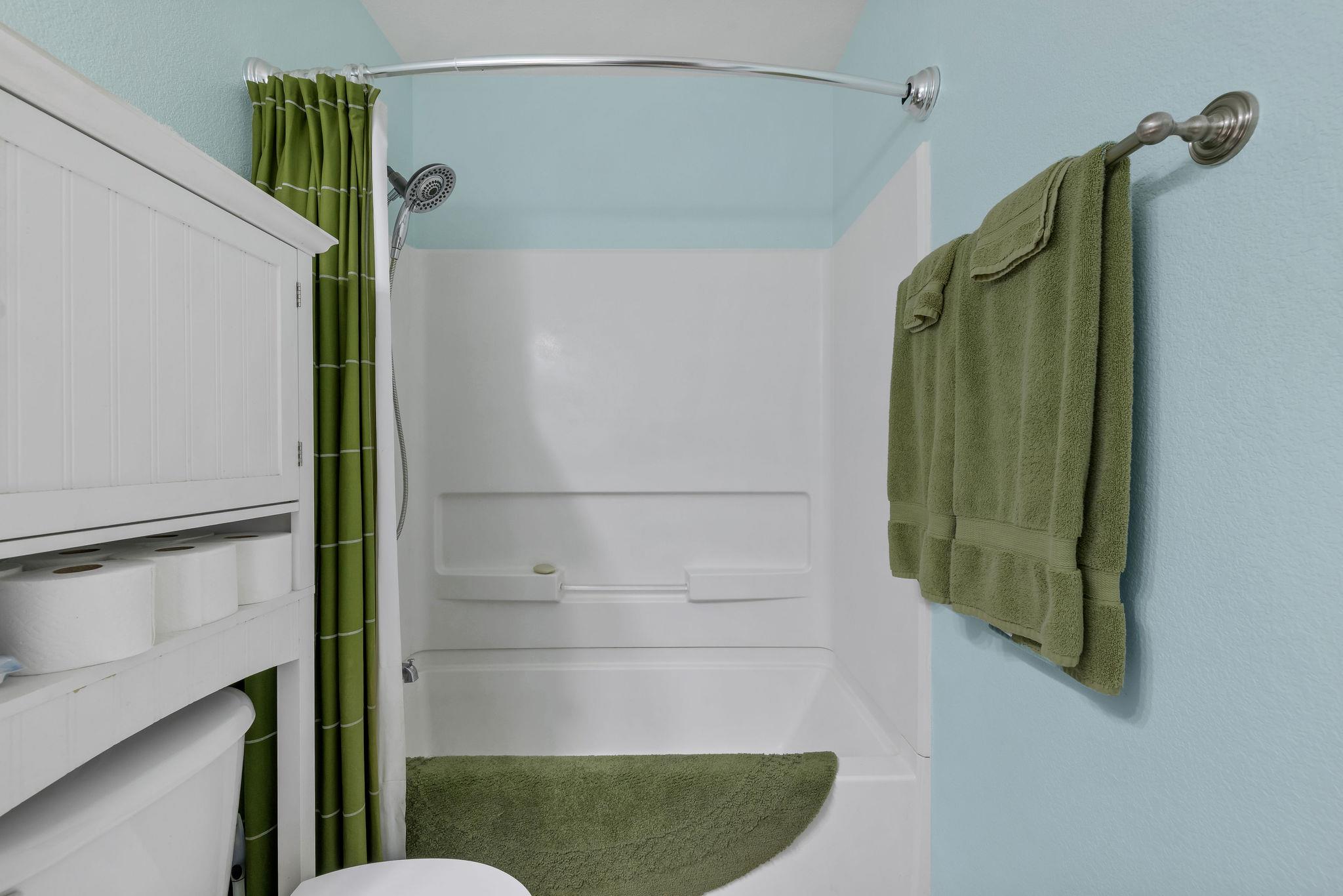 102 Camellia Dr, Hutto, TX 78634