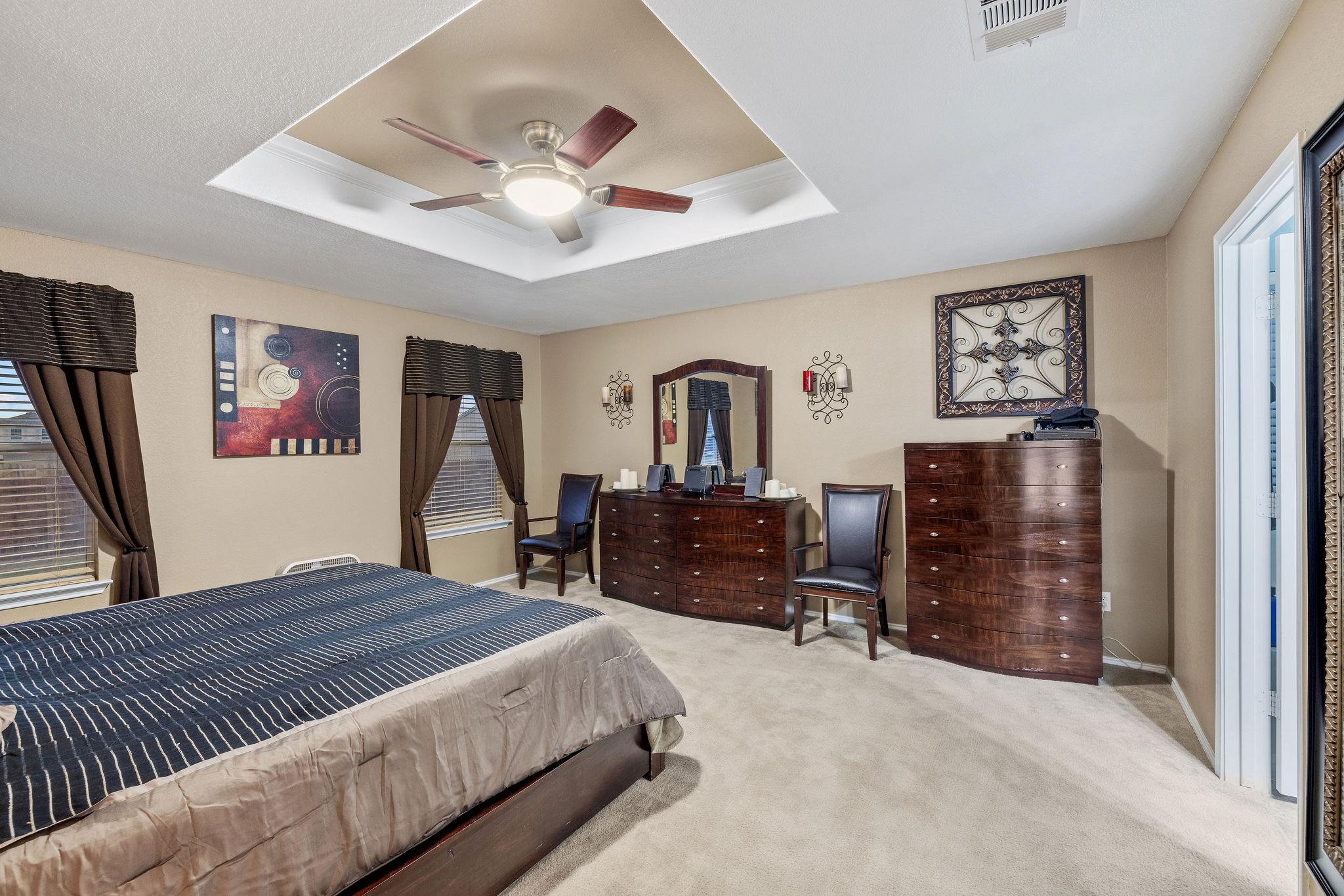 102 Camellia Dr, Hutto, TX 78634