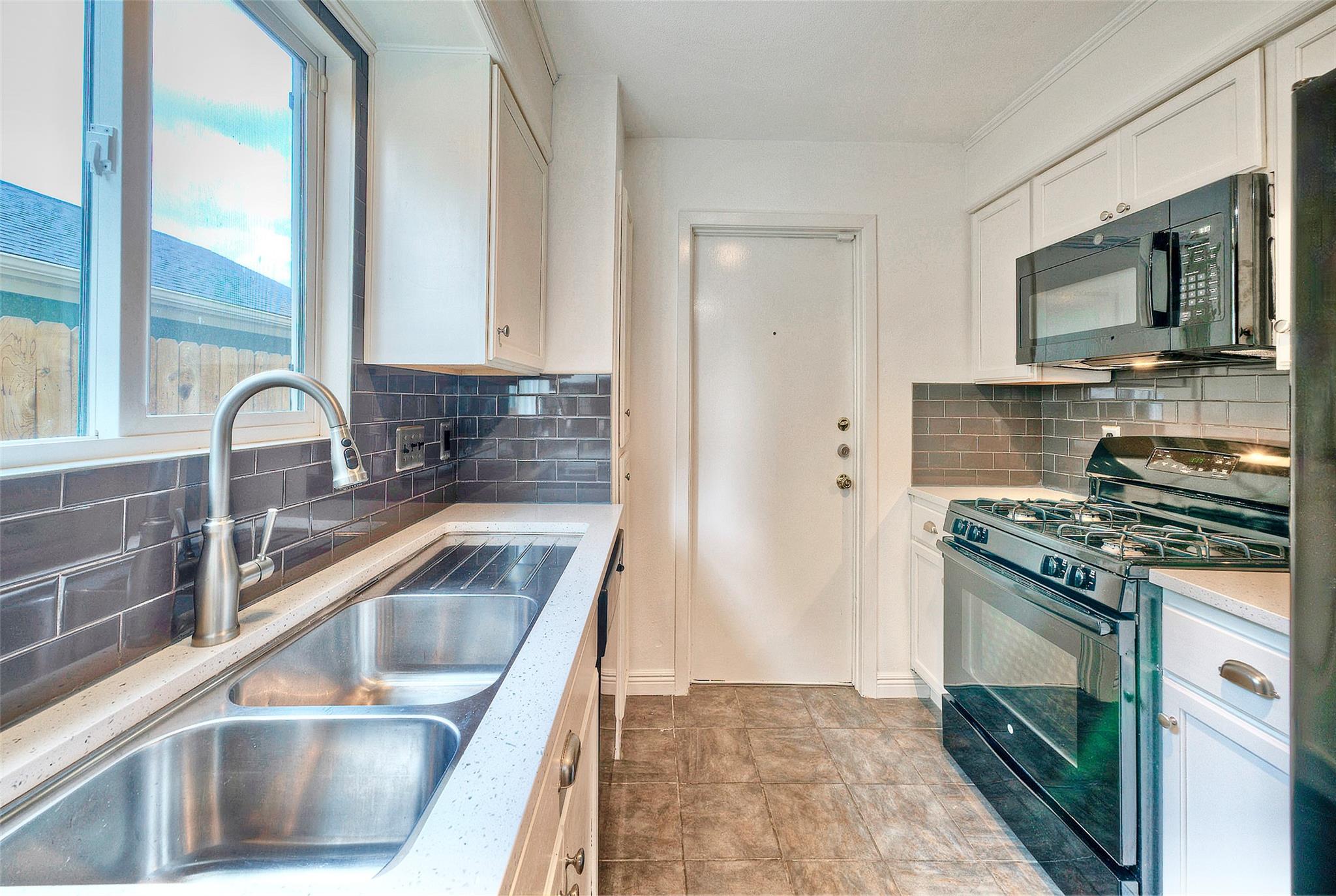 3411 Harpers Ferry Ln, Austin, TX 78745