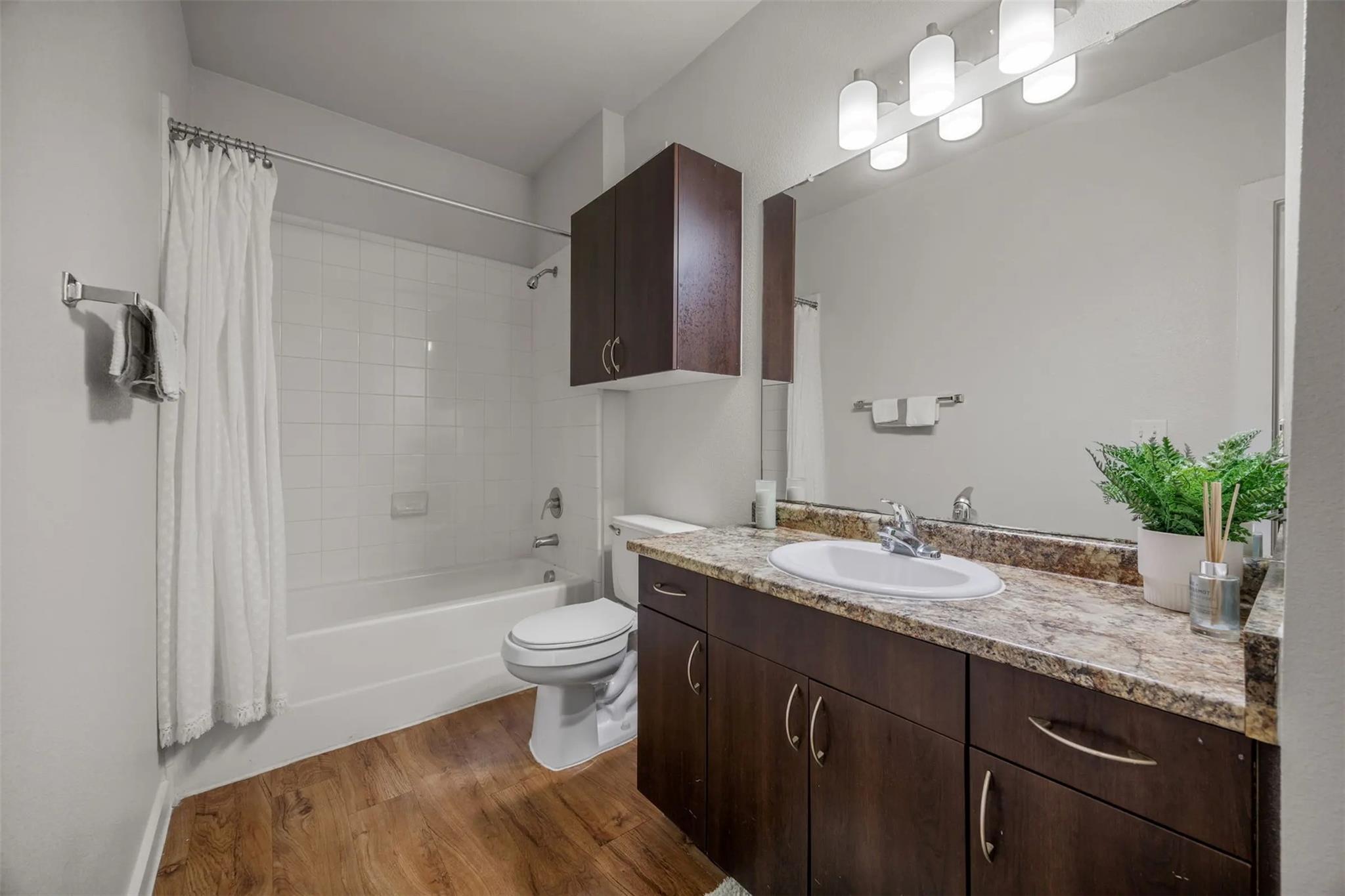 6725 Circle South Rd # A-2102, Austin, TX 78745