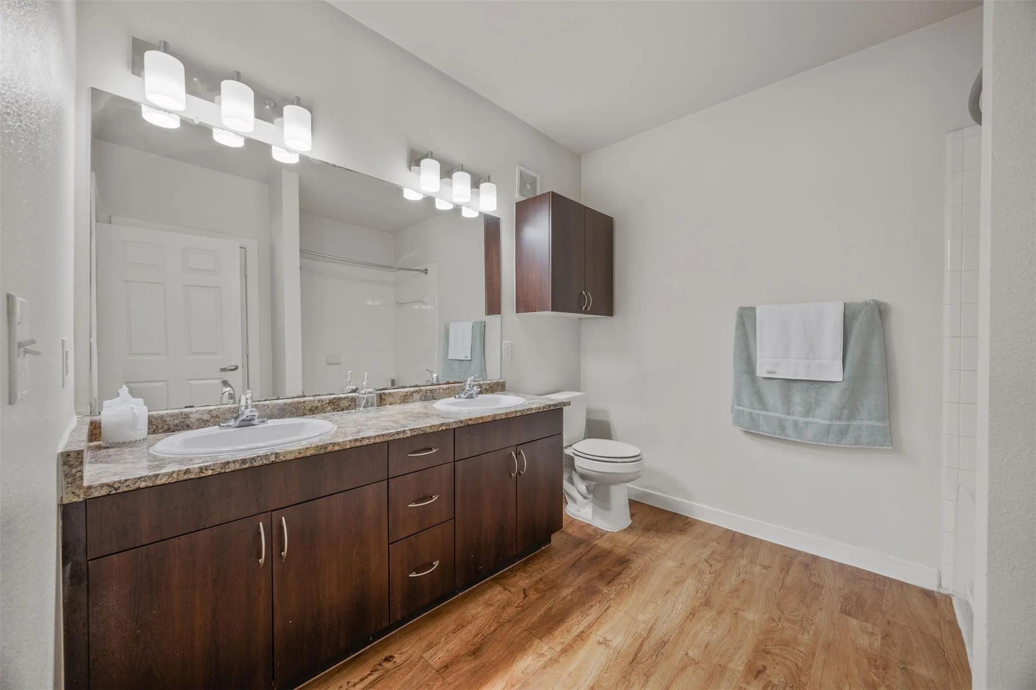 6725 Circle South Rd # A-2102, Austin, TX 78745