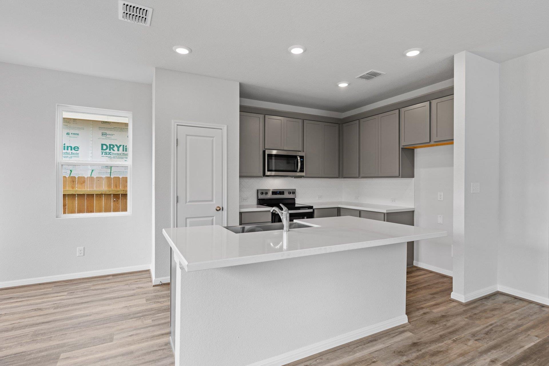 108 Cherry Blossom Ln, Taylor, TX 76574