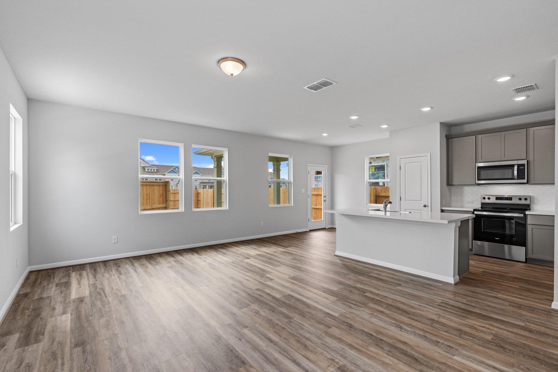 108 Cherry Blossom Ln, Taylor, TX 76574