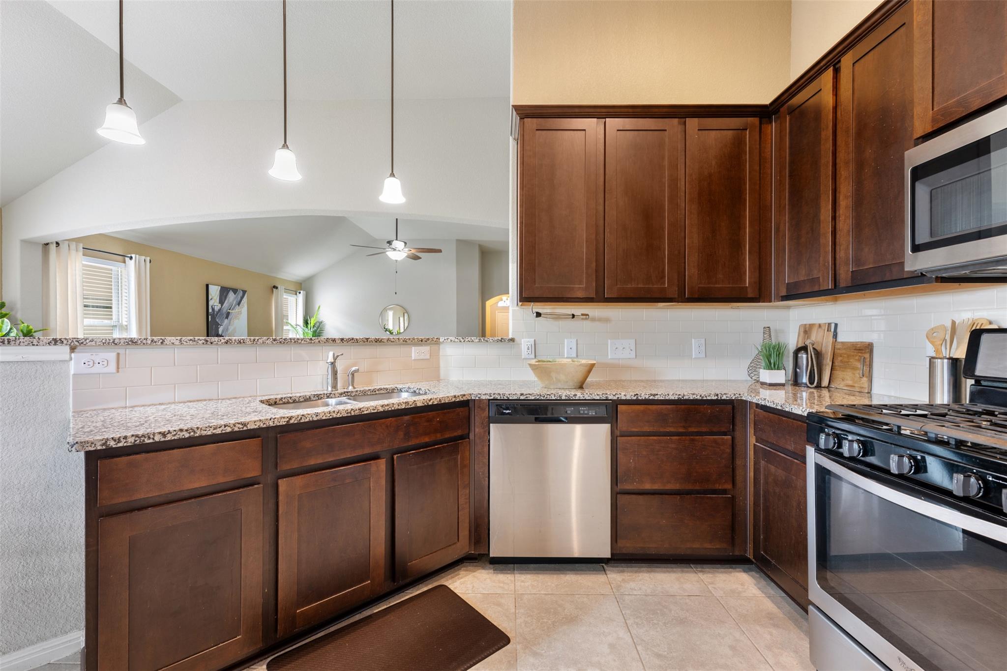 433 Rusk Bluff Ave, Leander, TX 78641