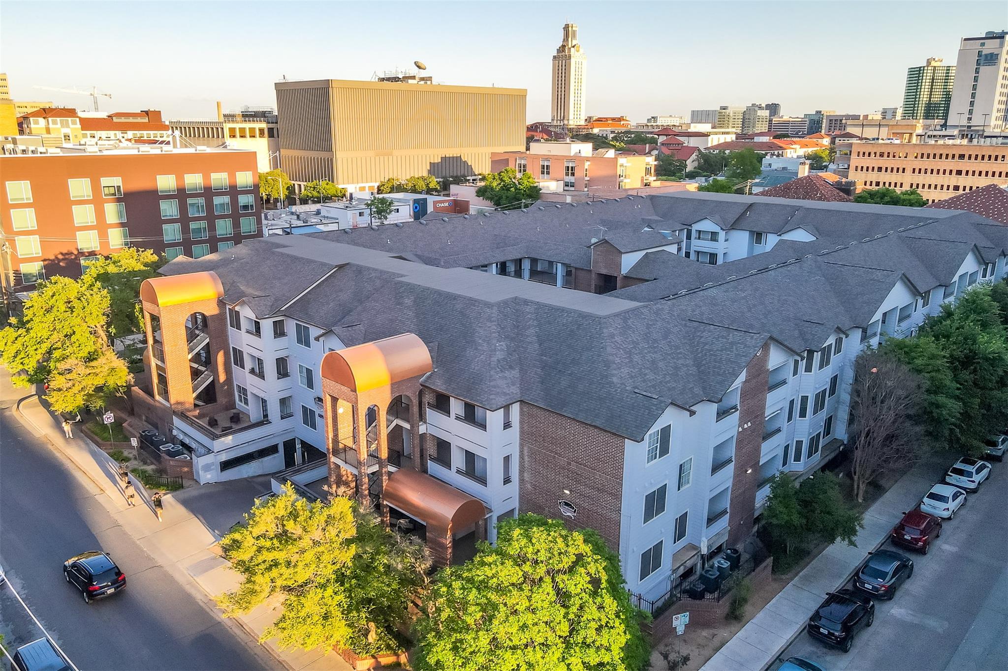 501 W 26th St # 312, Austin, TX 78705