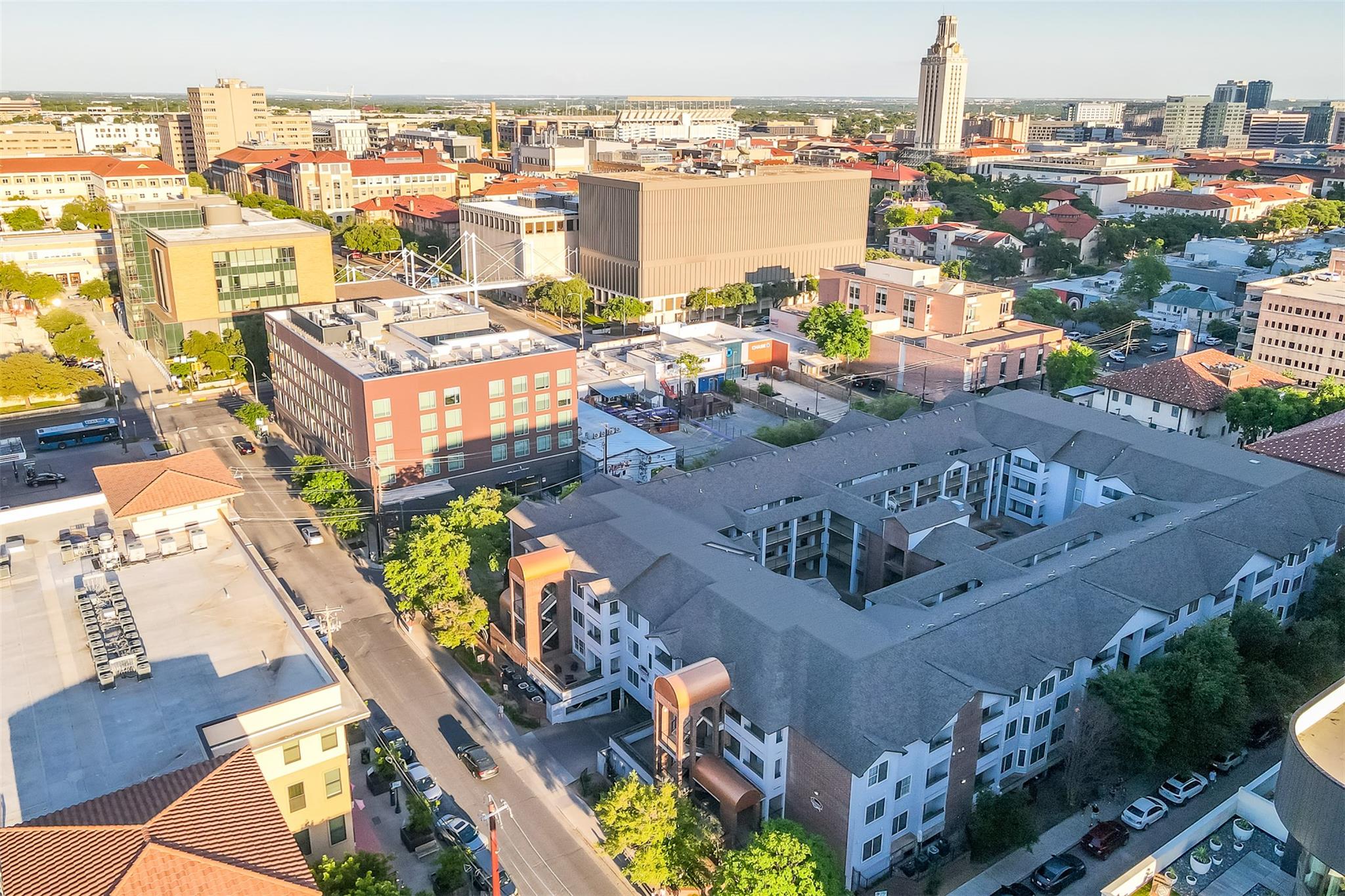 501 W 26th St # 312, Austin, TX 78705