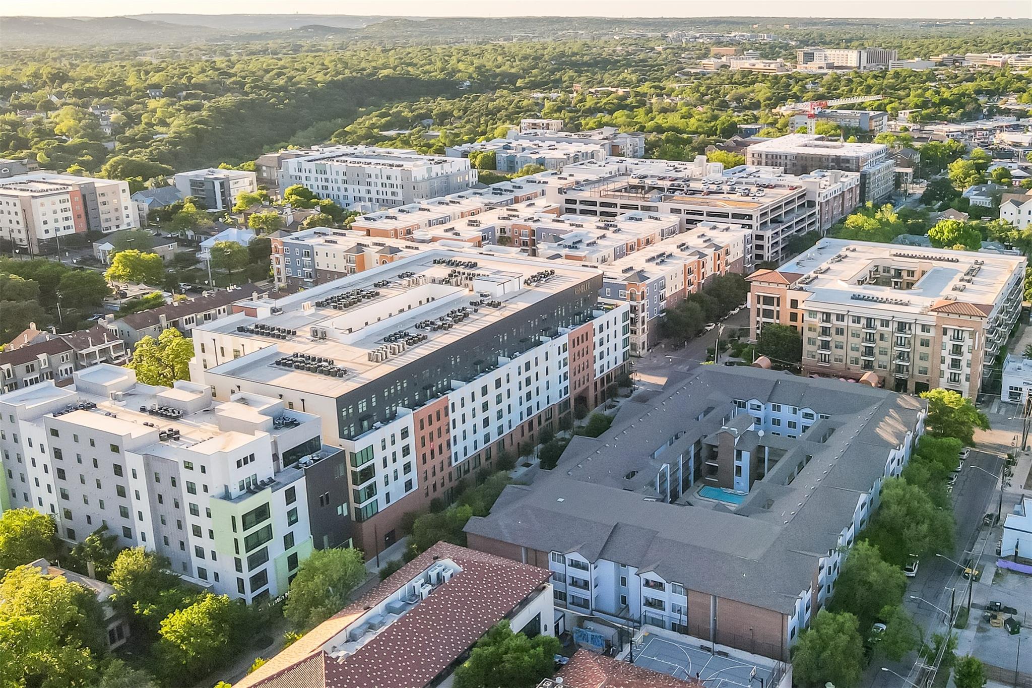 501 W 26th St # 312, Austin, TX 78705