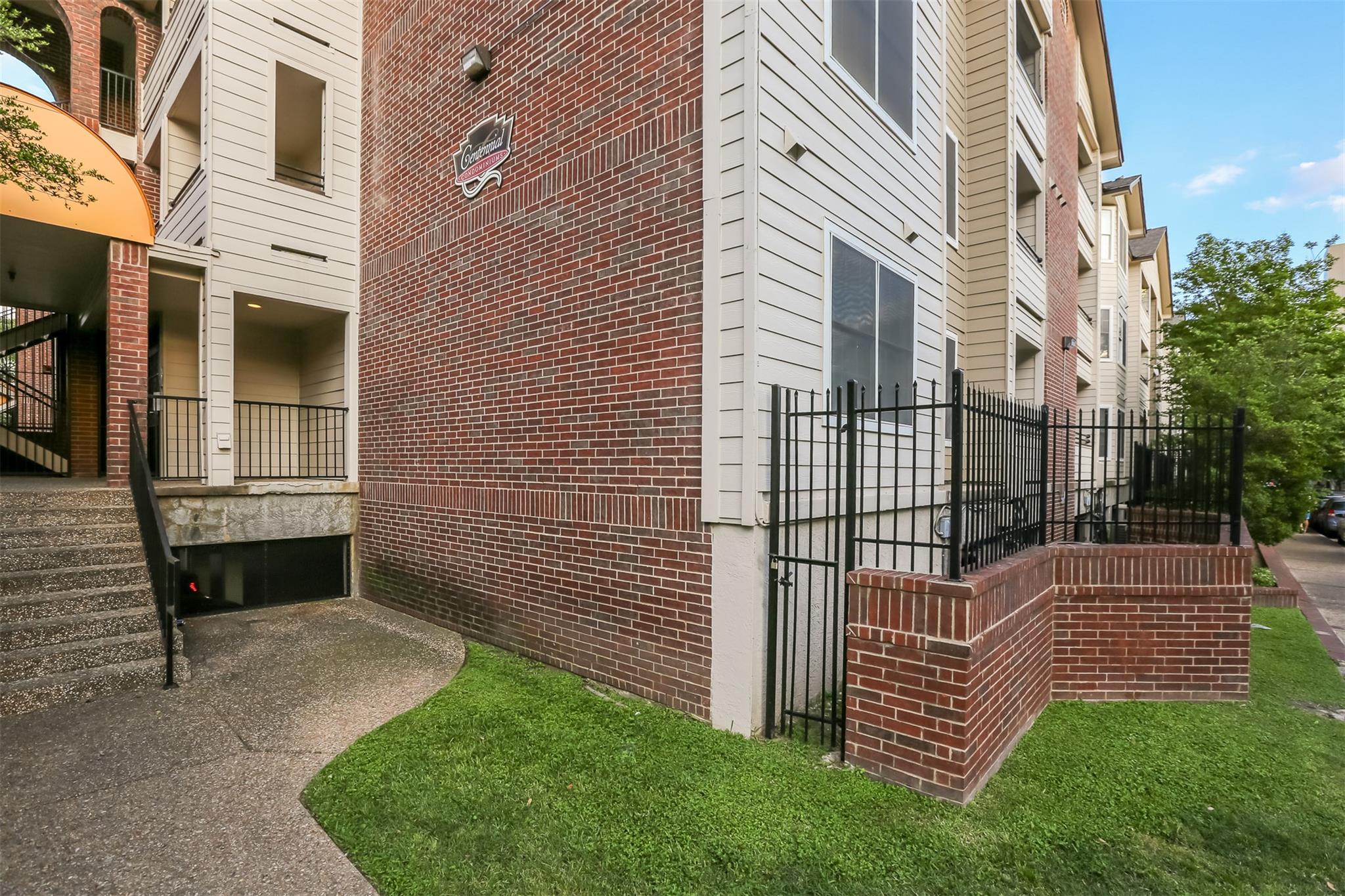 501 W 26th St # 312, Austin, TX 78705