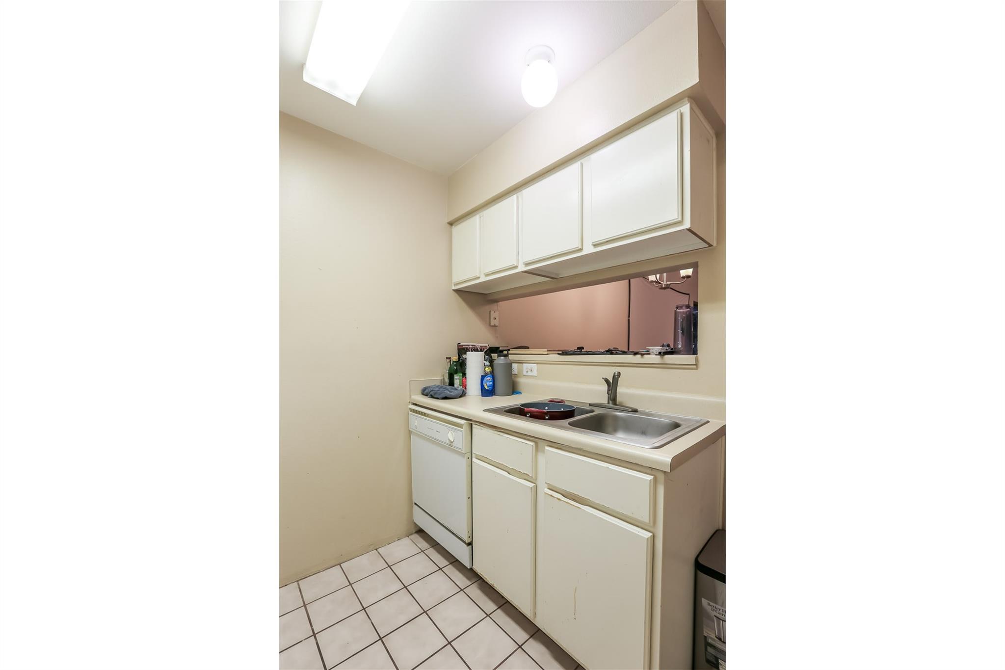 501 W 26th St # 312, Austin, TX 78705