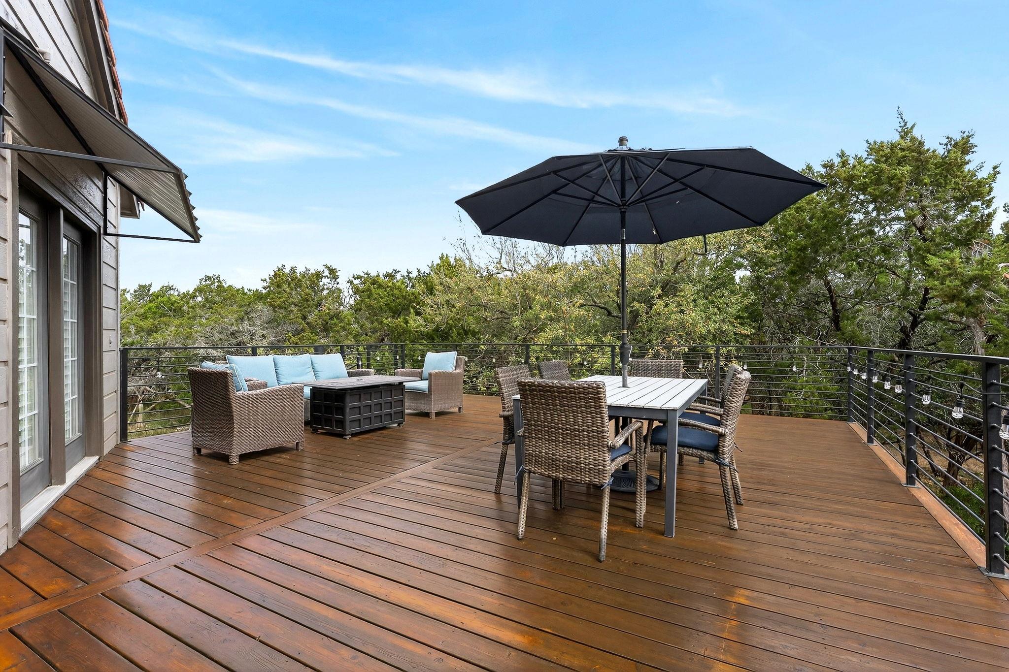 5 Leafdale Pt, The Hills, TX 78738