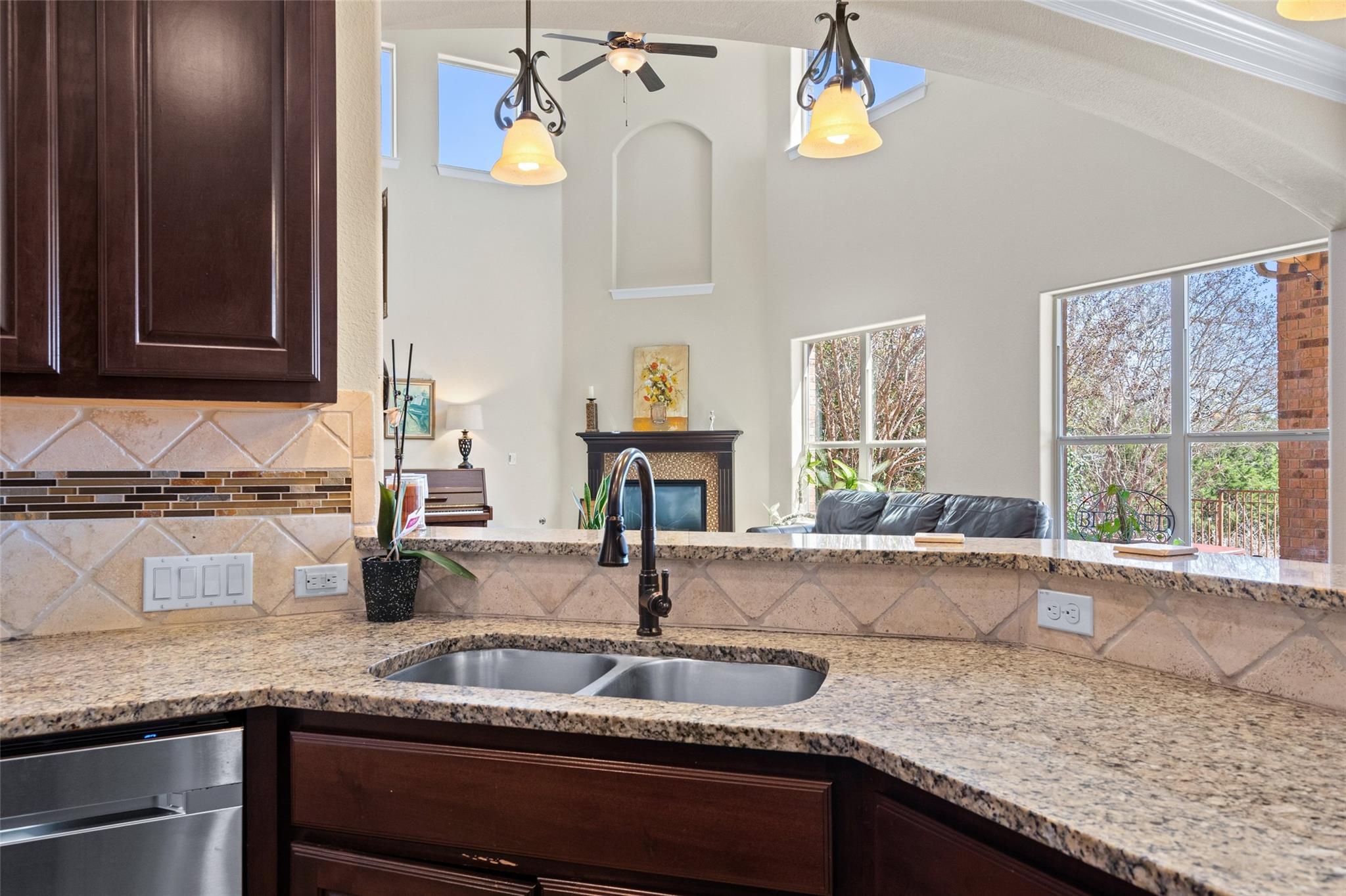 2937 Desert Candle Dr, Round Rock, TX 78681