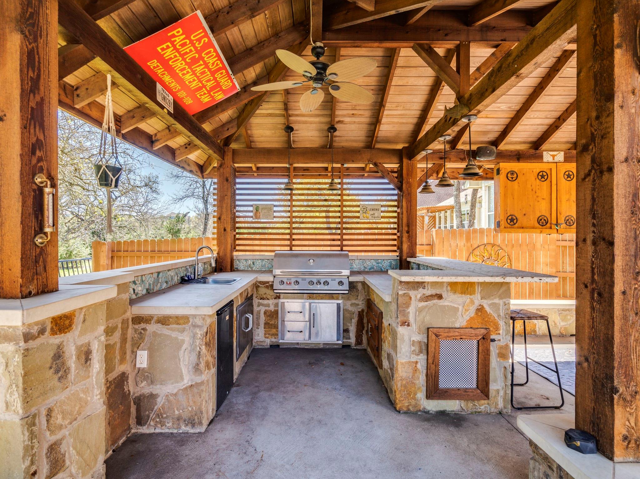 201 Abbott Dr, Austin, TX 78737