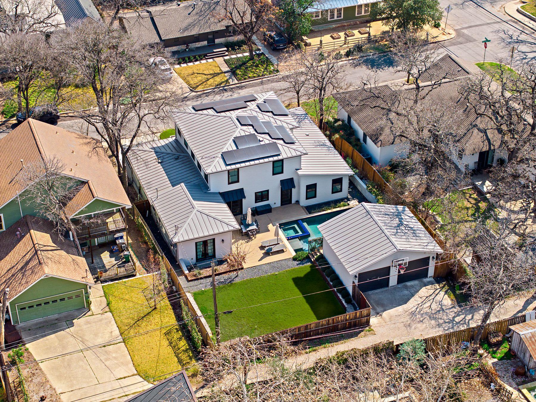 1004 Maufrais St, Austin, TX 78703