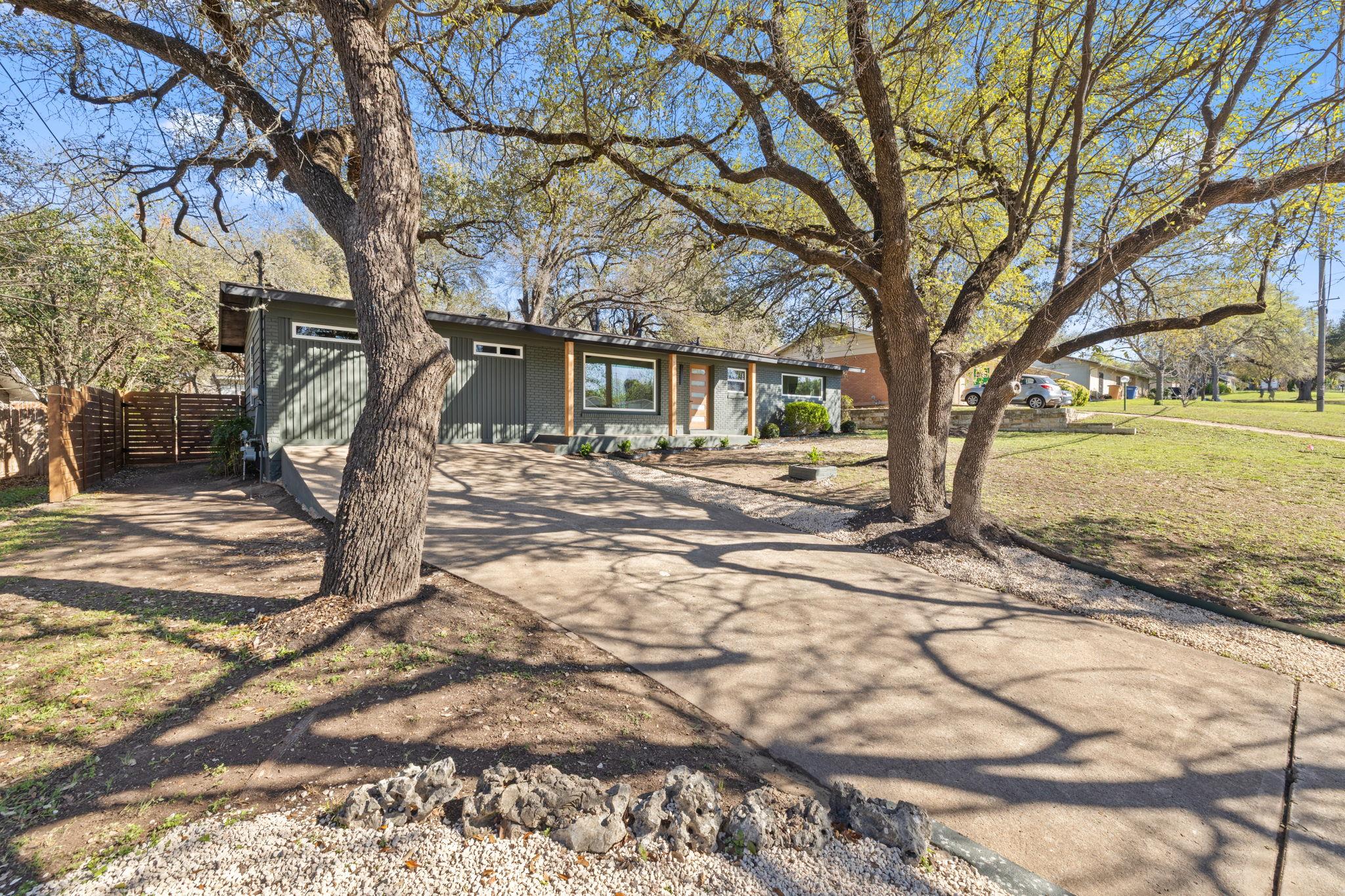 12007 N Oaks Dr, Austin, TX 78753