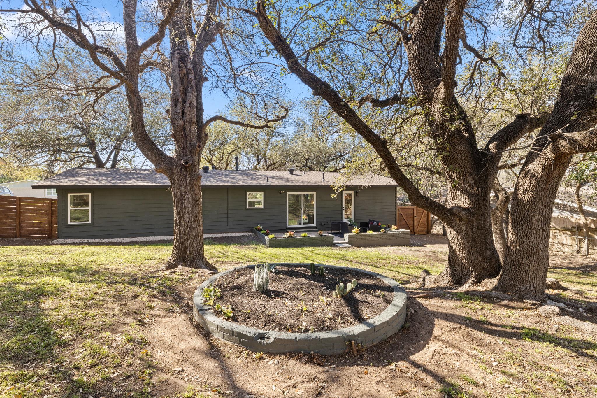 12007 N Oaks Dr, Austin, TX 78753