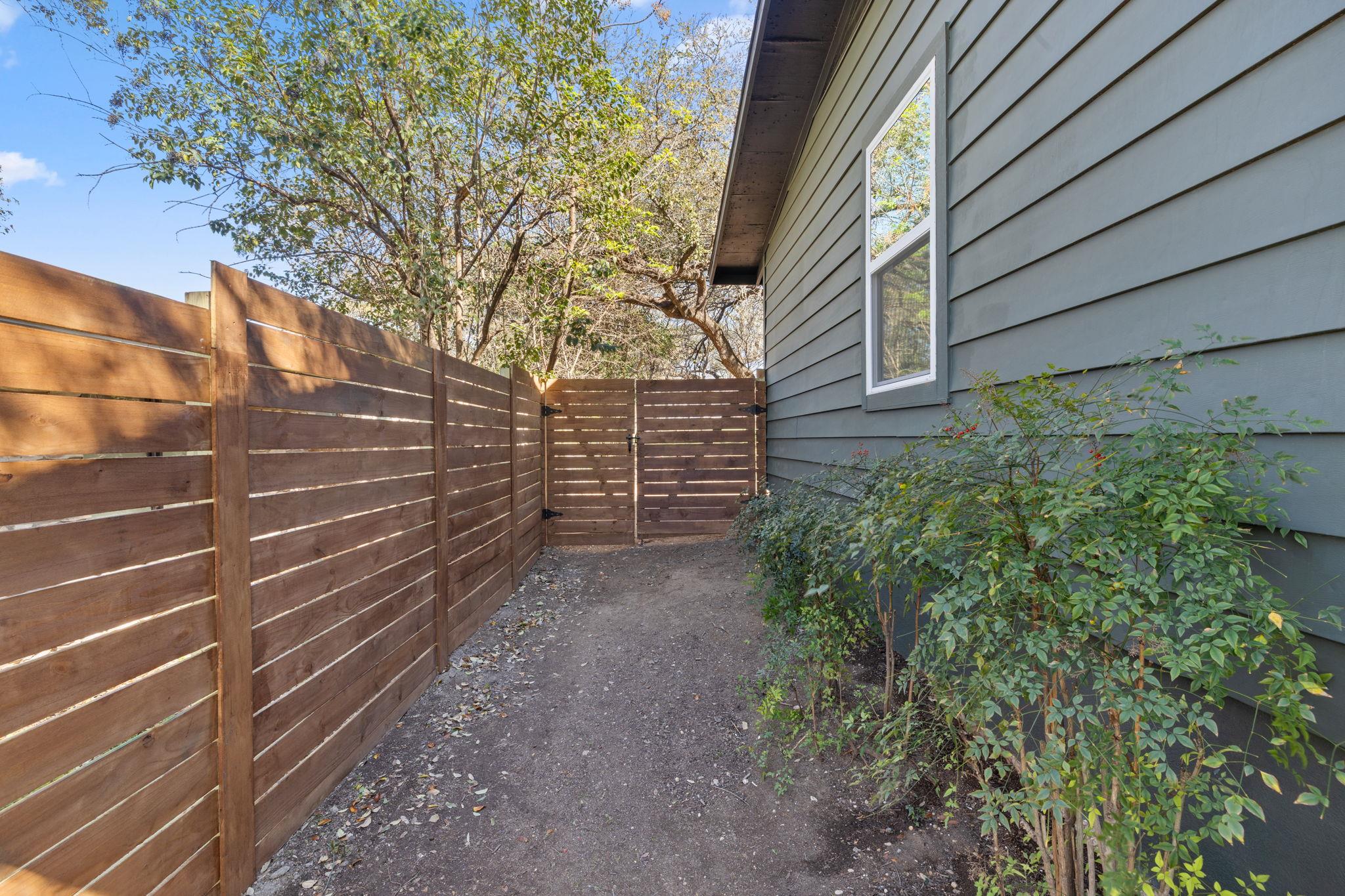 12007 N Oaks Dr, Austin, TX 78753