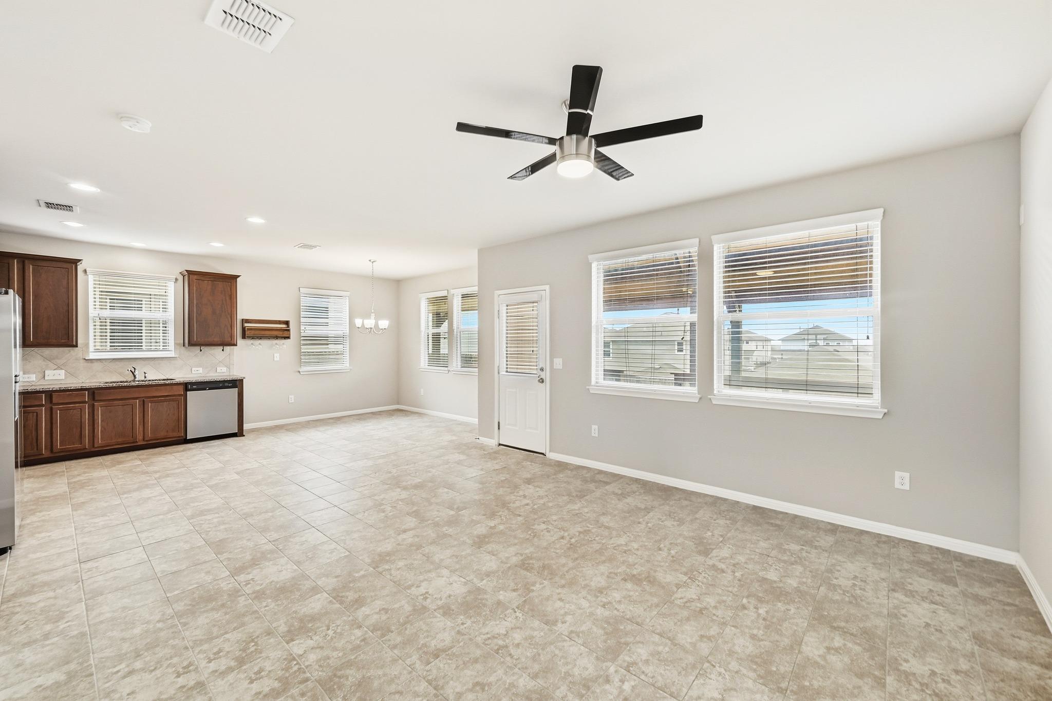 171 Vestral Rd, Buda, TX 78610