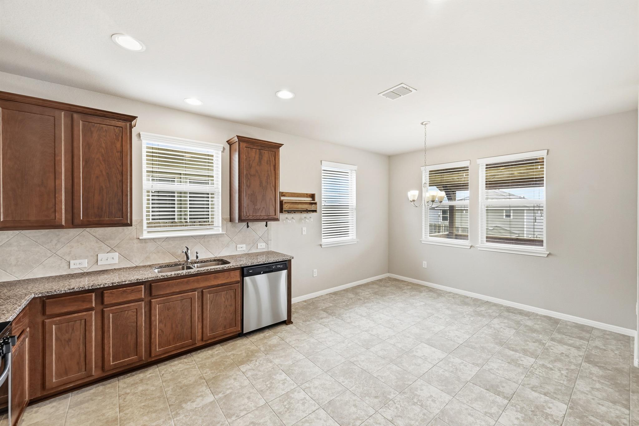 171 Vestral Rd, Buda, TX 78610