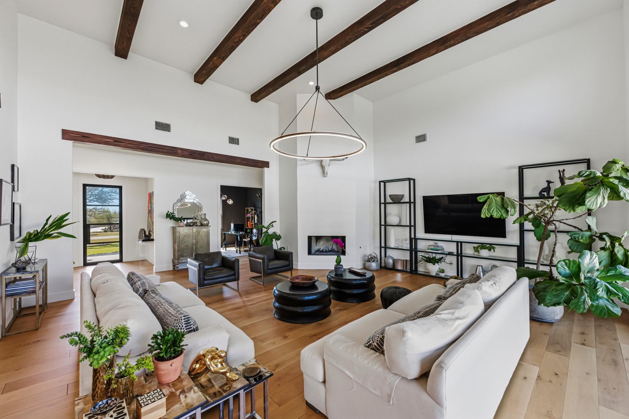 743 Drifting Wind Run, Dripping Springs, TX 78620