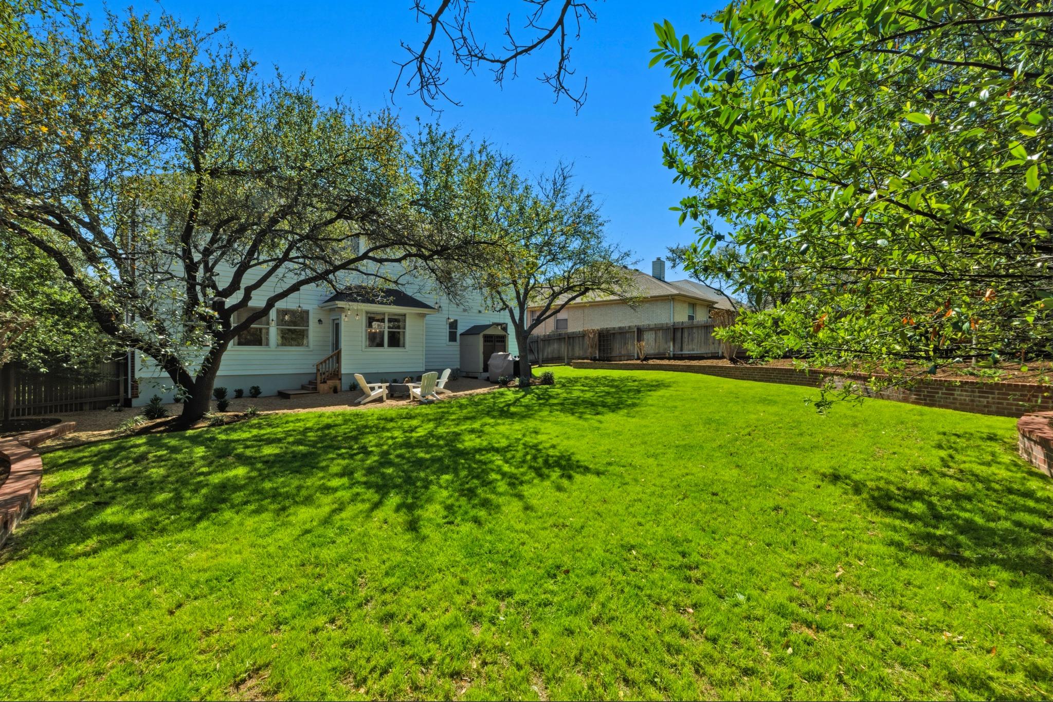 11916 LOOMIS Dr, Austin, TX 78738