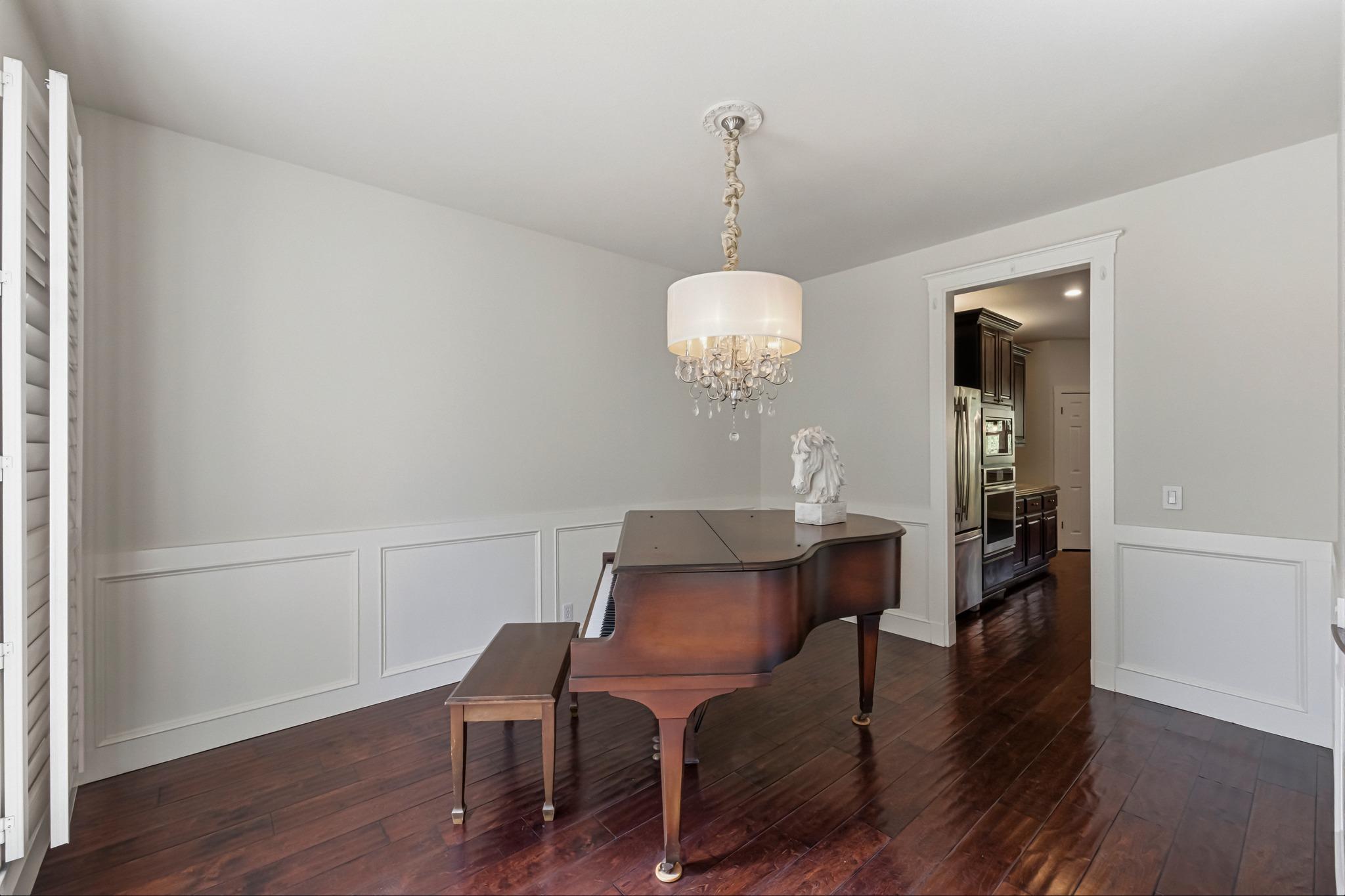 11916 LOOMIS Dr, Austin, TX 78738